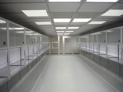 QleanSpace is a turn-key cleanroom with guaranteed functionality. Our highly adaptable solutions have short installation time, and provide a safe and efficient environment for your pharmacy operation.