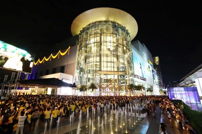 Siam Paragon ranked 6th place as the world’s most talked-about places on Facebook in 2015 is Thailand's first world-class retail and entertainment phenomenon that has become a legend and a Bangkok landmark for both local and international visitors.