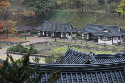 Convenient transportation, accommodation to draw crowds to Suwon