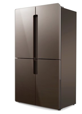 The iF Winning TCL Air Healthy 460 fridge