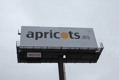 Apricots accepte de retirer son panneau publicitaire pendant la durée du Mobile World Congress à Barcelone