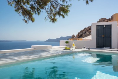 Pina Caldera Residence A Romantic Hideaway on Stunning Santorini