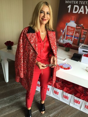 La famosa estilista Irma Martinez comparte consejos de moda para lucir un Designer Smile en la Suite de Colgate Optic White High Impact White durante el #WeAllGrow Summit en Long Beach, CA.