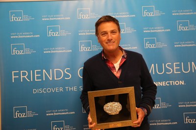 Michael W. Smith with the Friend of Zion Friendship Award