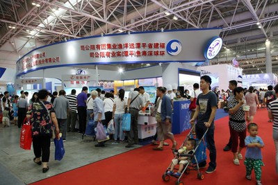 Mr. Xinrong Zhuo, Chairman and CEO of Pingtan Marine Enterprise Ltd. (PME) was introducing the Pingtan’s products to potential buyers. 