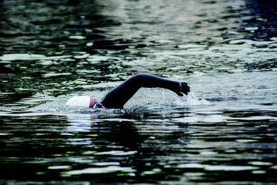 Mariam Binladen Sets New Record as First Woman to Complete 101 Mile Thames River Swim