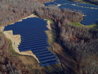 上澎为美国东部12.8 MW公用事业项目部署双面太阳能板