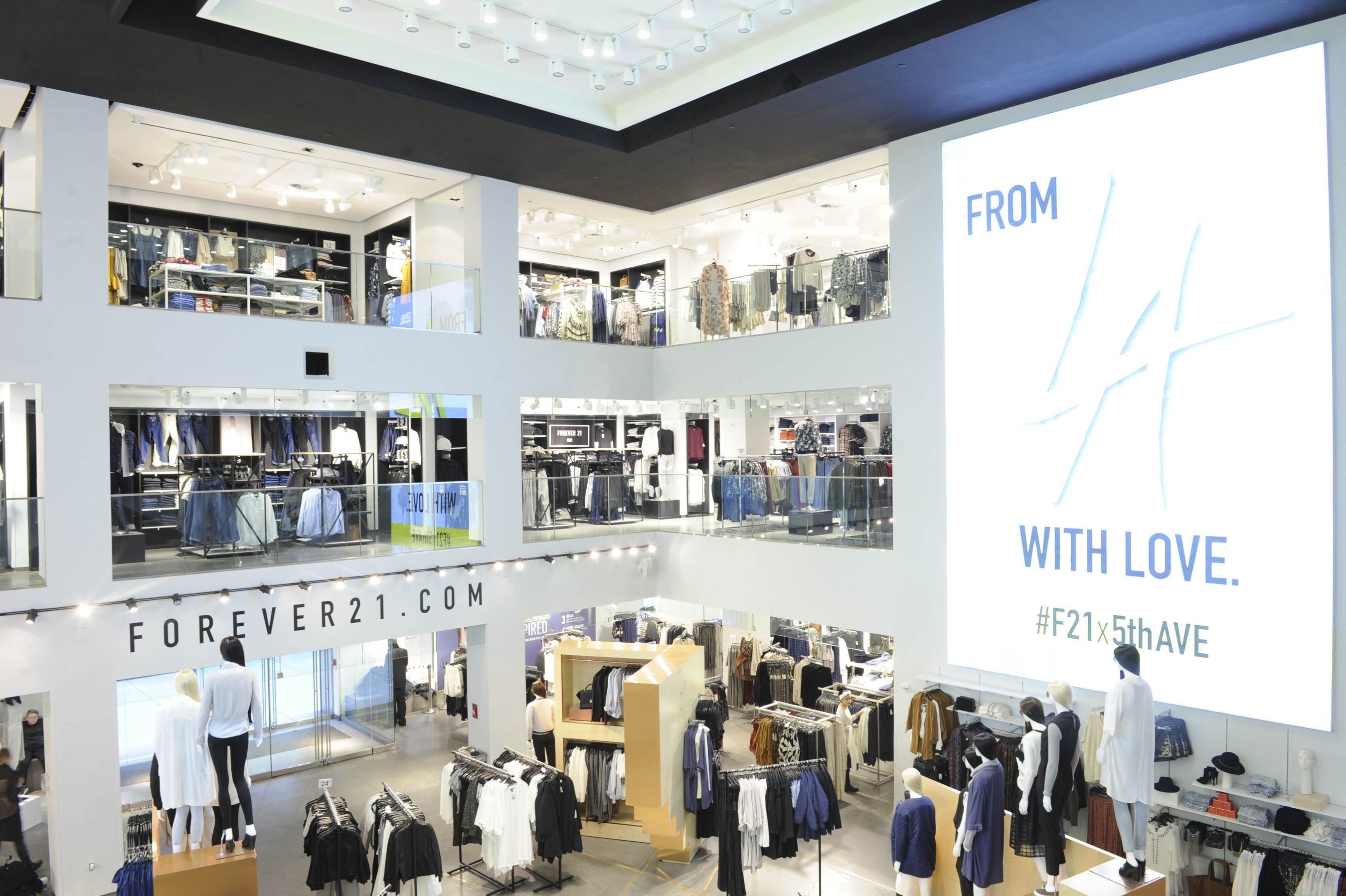 Teamwork Conquers New Forever 21 Store in Manhattan - The New York