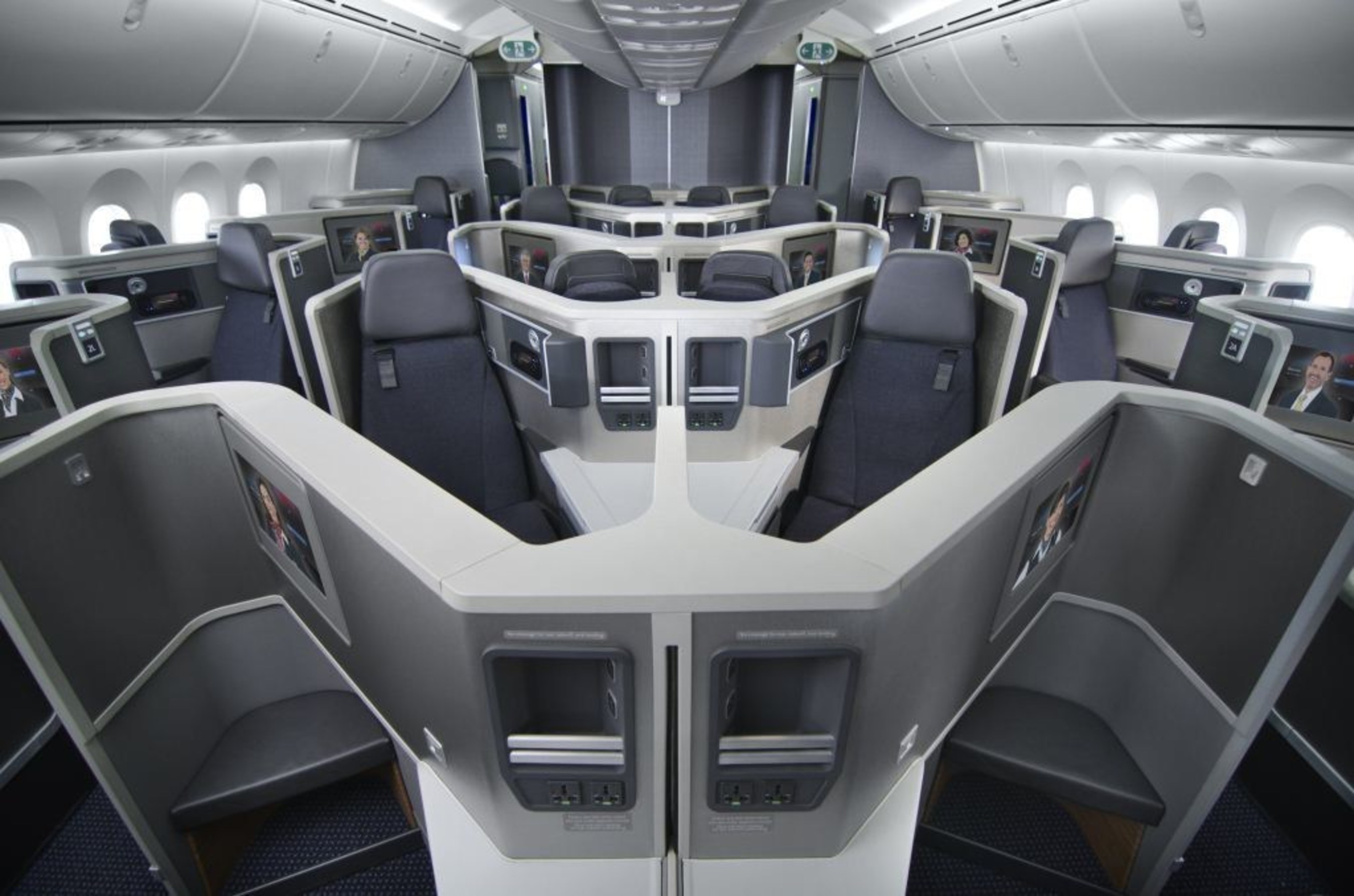 AMERICAN AIRLINES 787 BUSINESS CLASS