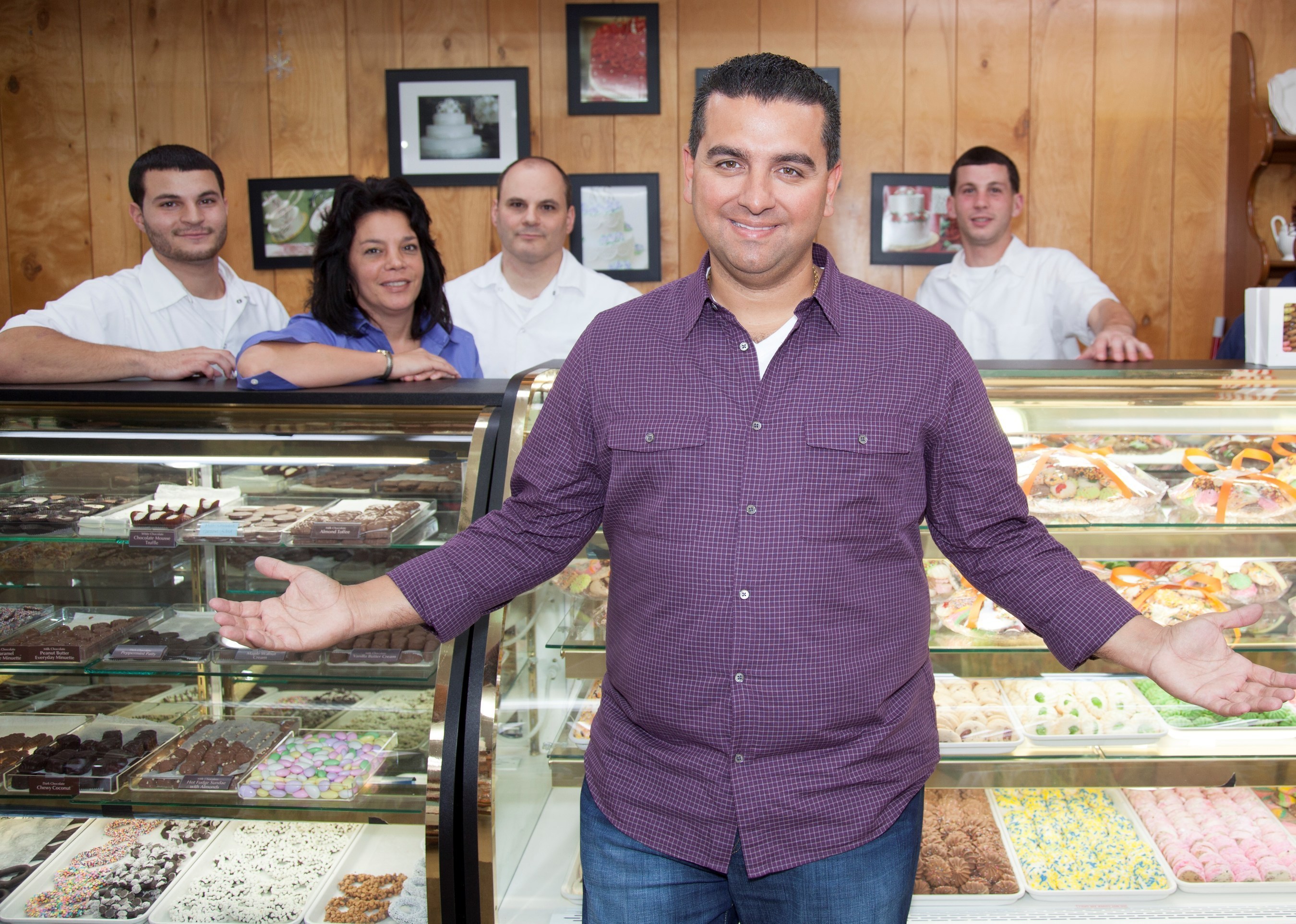 Buddy Valastro, protagonist of Discovery Familia's new series Bakery Boss. Mondays at 10PM E/P.