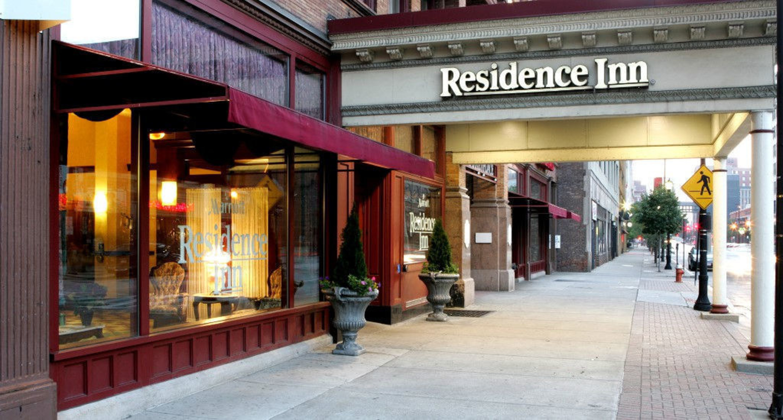 Residence Inn by Marriott Cleveland Downtown has completed a comprehensive renovation. Located in the heart of Cleveland's Historic Gateway neighborhood, the hotel has undergone a modern transformation while maintaining the historic charm of the 1800's architecture.