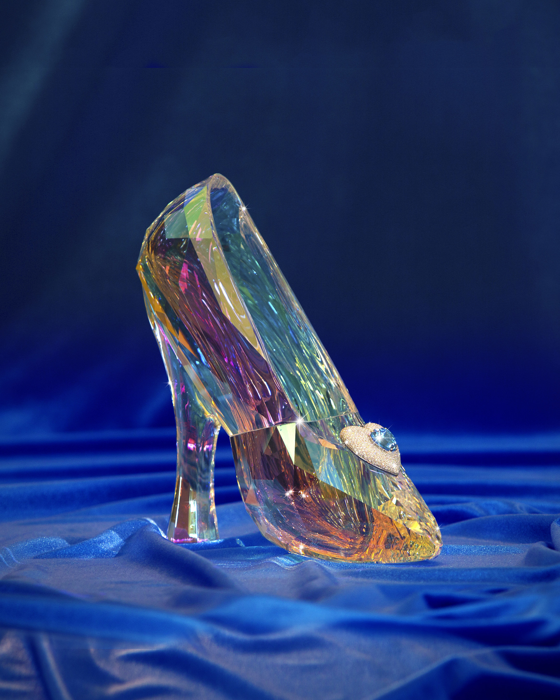 CINDERELLA SLIPPER, A PERFECT FIT FOR DISNEYLAND DIAMOND DAYS (ANAHEIM, Calif.) - A Cinderella slipper, in clear crystal and adorned with a topaz-and-diamond pendant, is one of the prizes available to win in the Disneyland Diamond Days sweepstakes. Celebrating the 60th anniversary, Disneyland Diamond Days is an exciting sweepstakes in which guests can win daily and weekly prizes as part of the Diamond Celebration, which begins May 22, 2015. (Disneyland Resort)