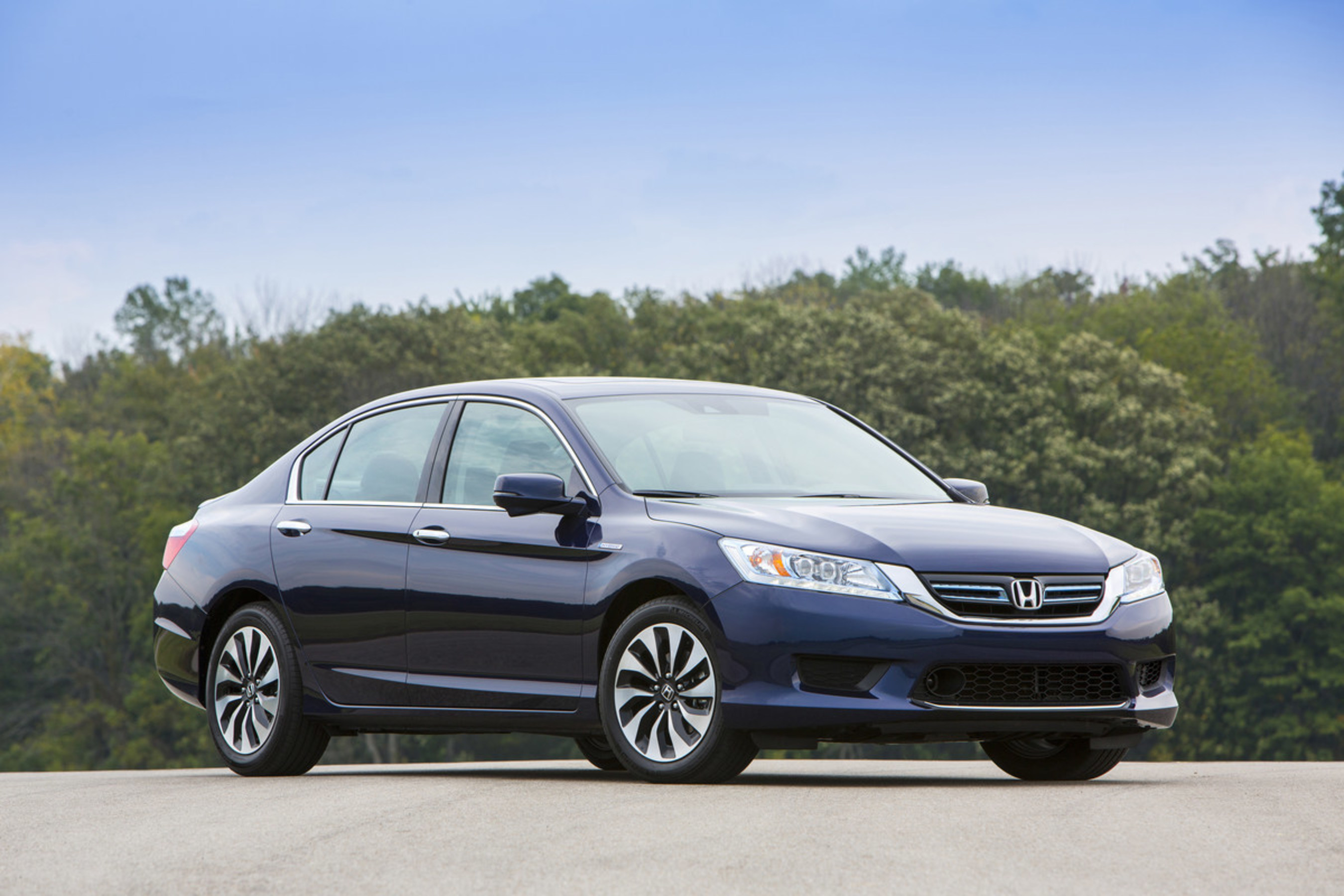 50-MPG Honda Accord Hybrid Named to KBB.com's 10 Best Green Cars List For Second Year in a Row