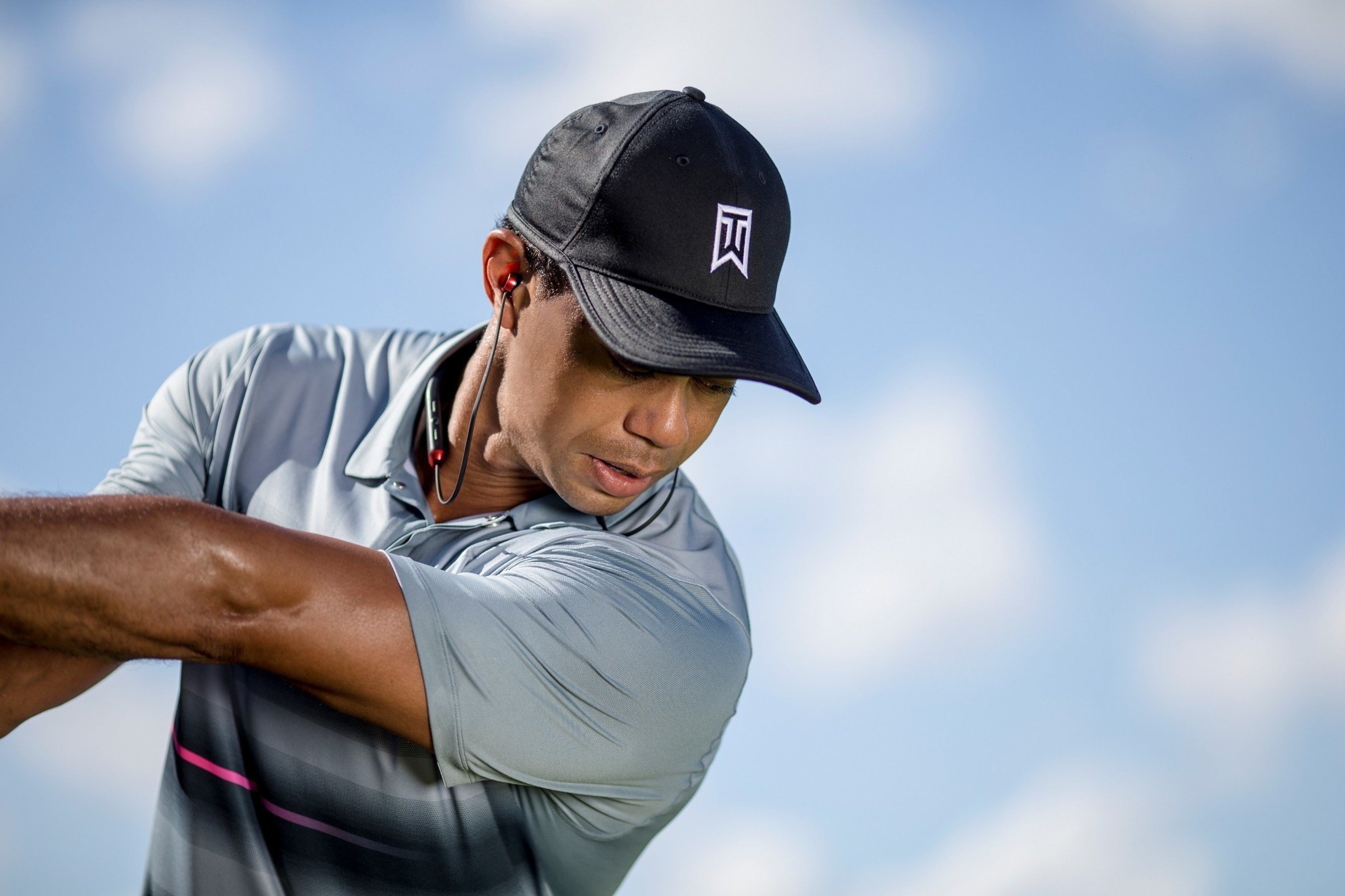 Tiger Woods & SOL REPUBLIC Launch Special Edition SHADOW Wireless Earphones
