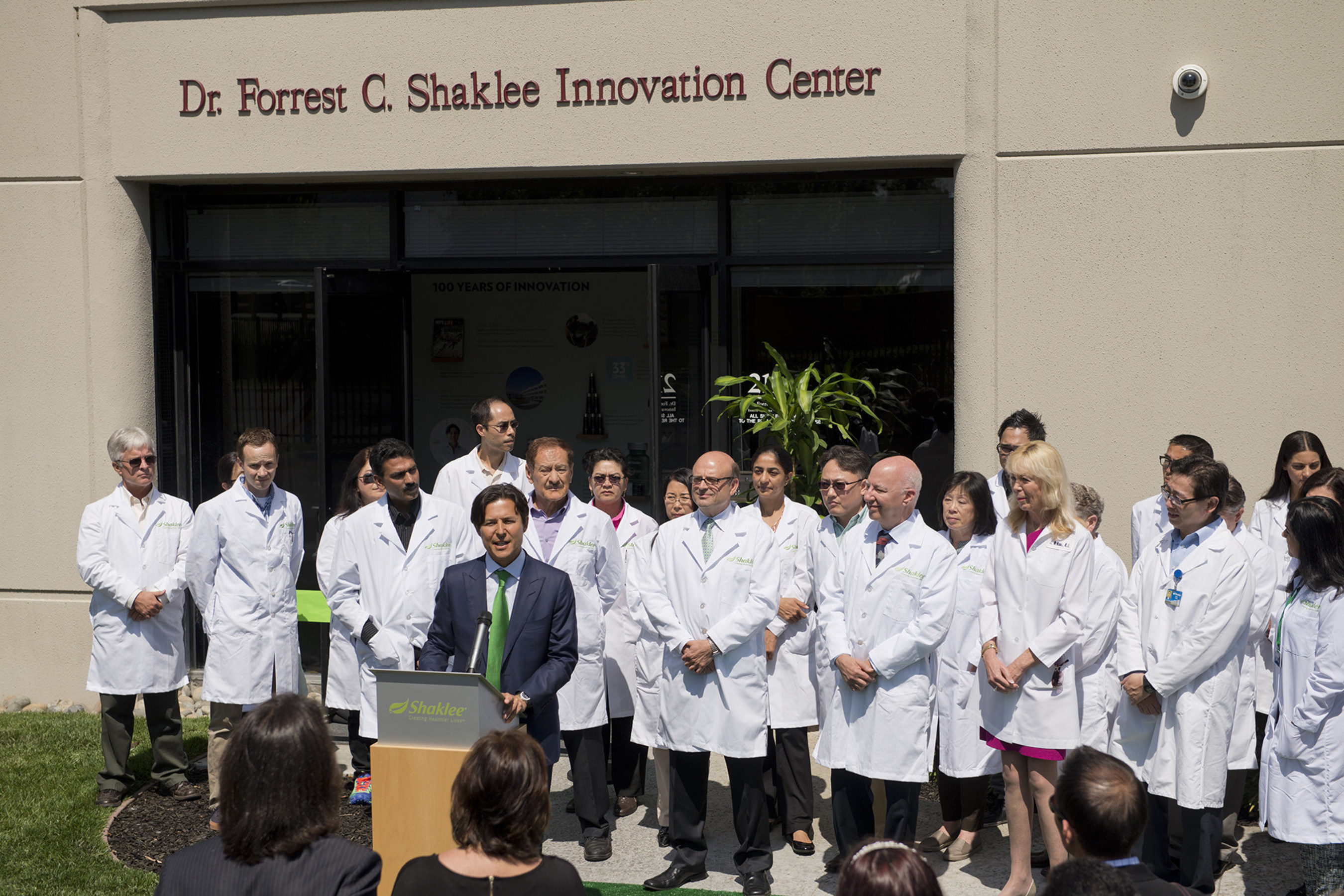On Monday April 20, Shaklee, leader in natural health & wellness products, opened the Dr. Forrest C. Shaklee Global Innovation Center in Pleasanton, California, near Shaklee World Headquarters. Leading the ceremony was Shaklee Chairman and CEO Roger Barnett, who discussed the importance of innovation, accompanied by Shaklee scientists.