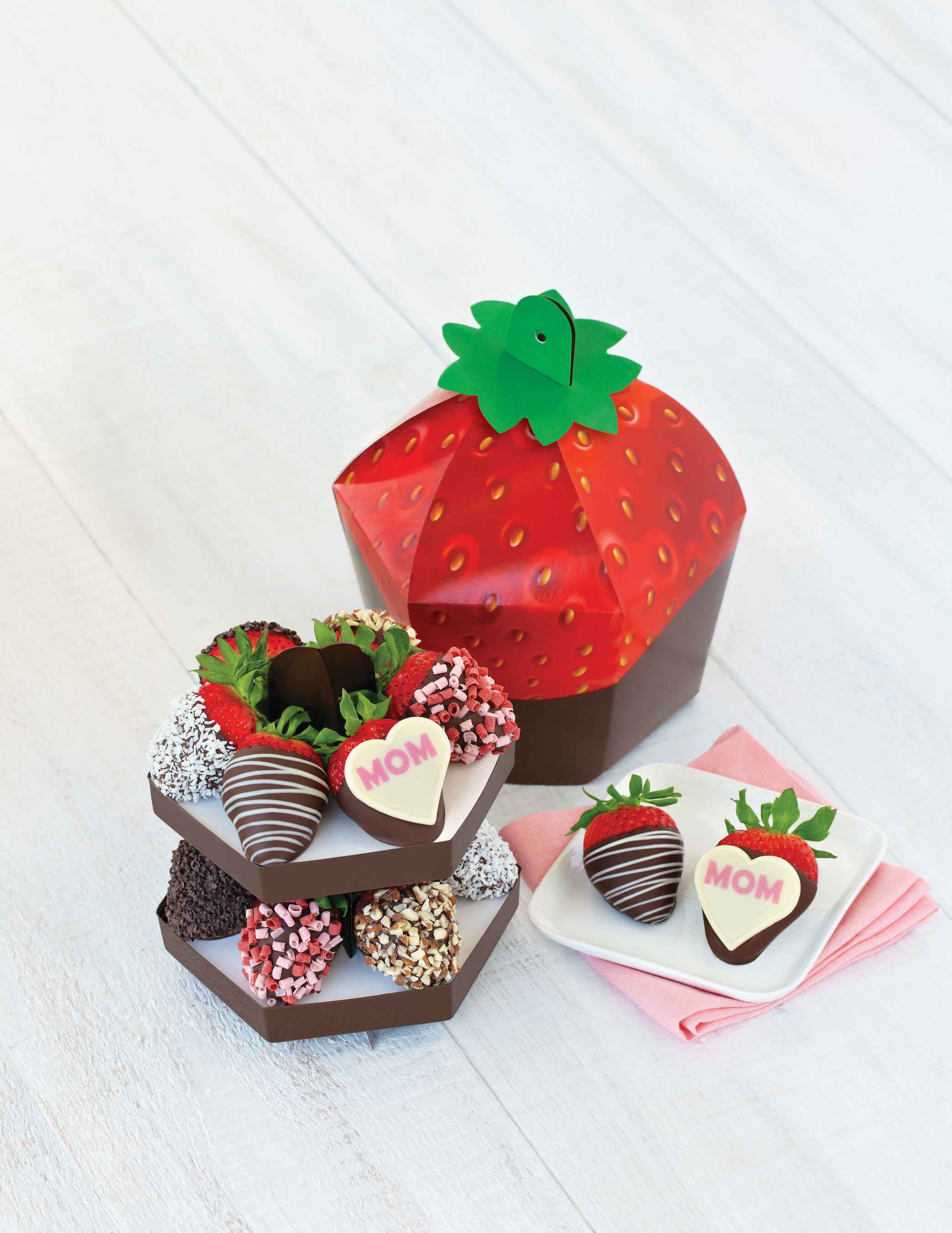 Edible Arrangements Debuts New Mother S Day Signature Berry Box