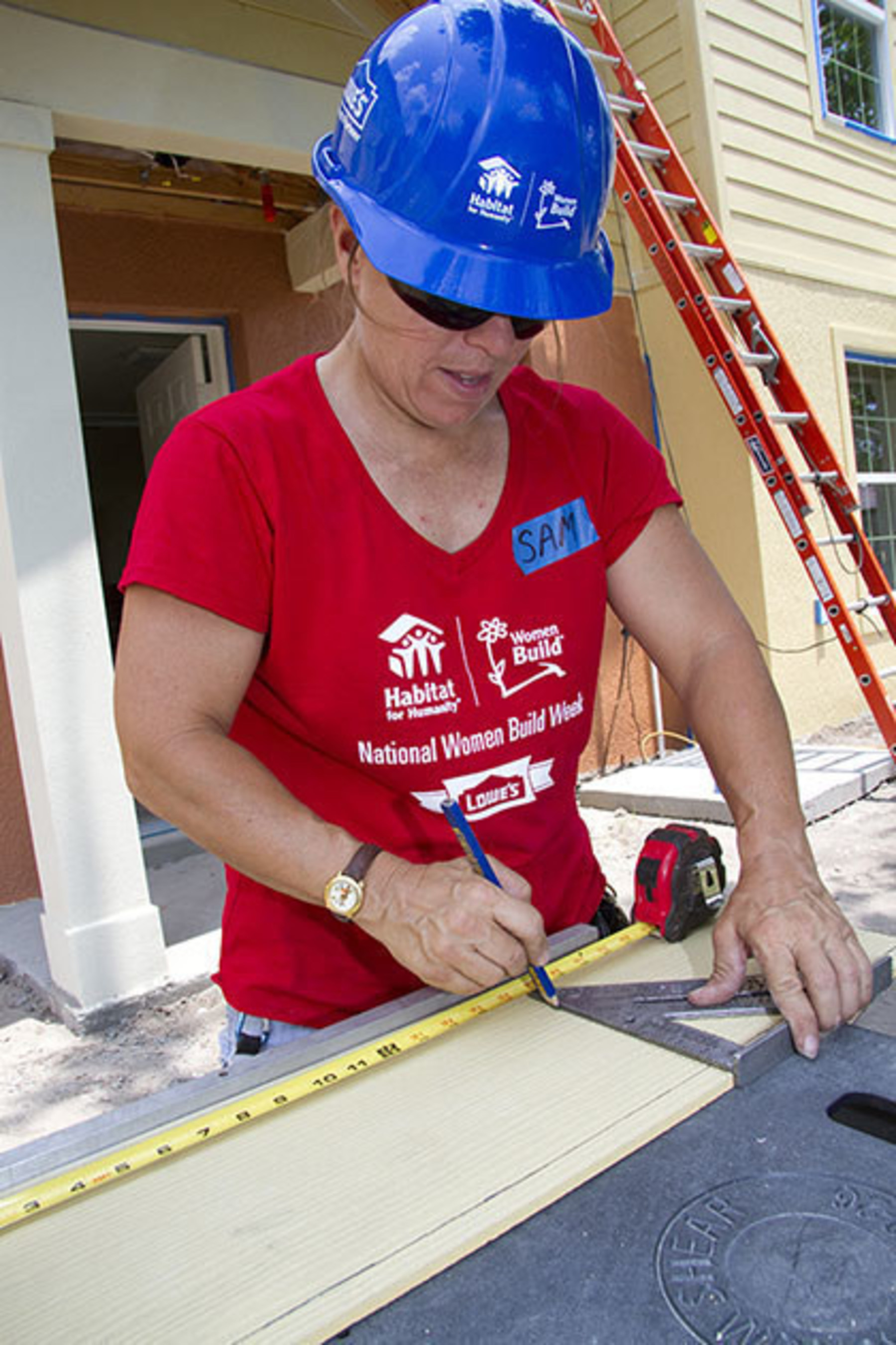 More than 15,000 women across the country, including Lowe's Heroes employee volunteers, are expected to build or repair homes at Habitat for Humanity construction sites in recognition of National Women Build Week, May 2-10.