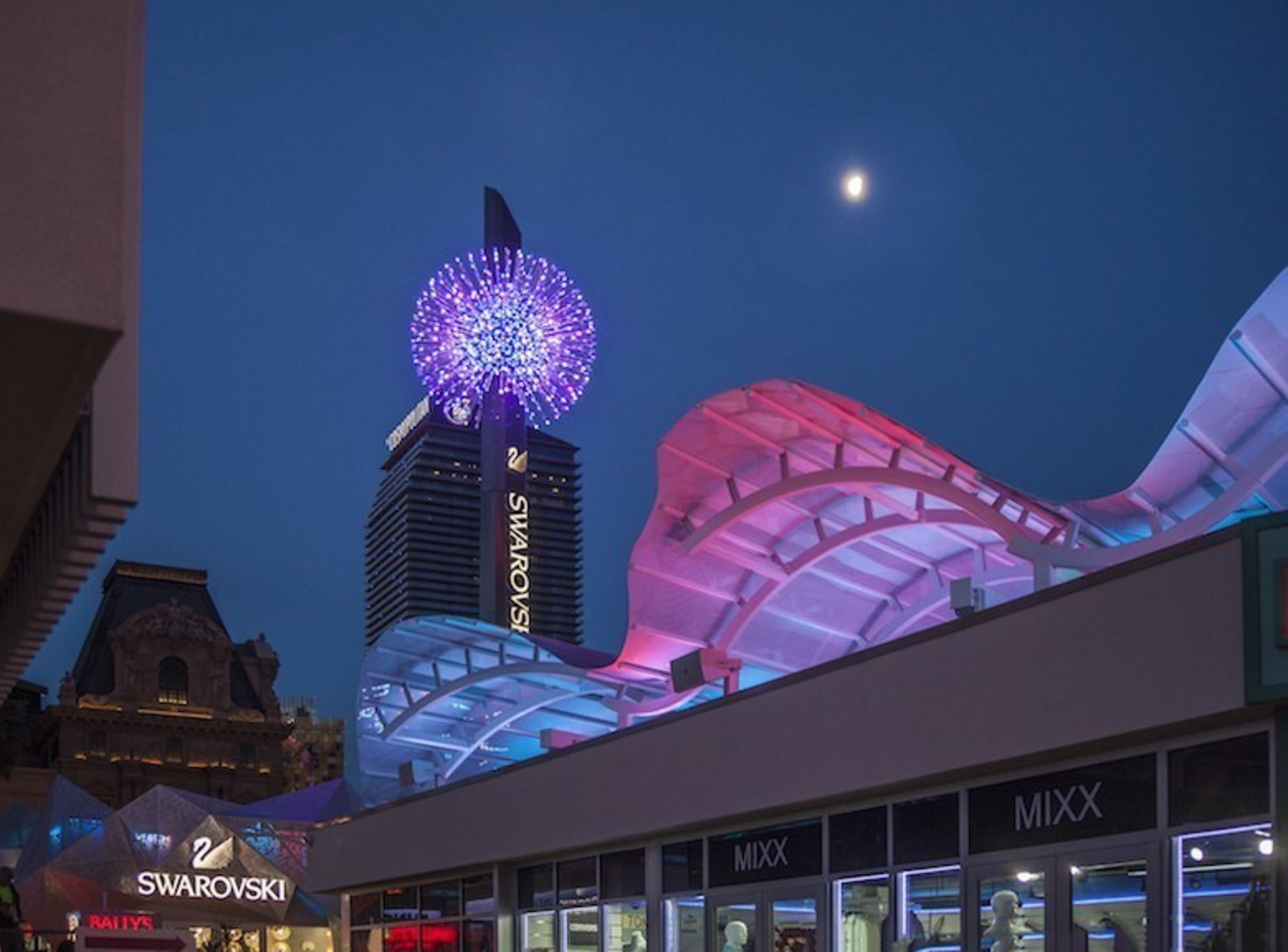 The Grand Bazaar Shops Las Vegas is the City's latest shopping attraction located at the heart of the famous Strip.  The centerpiece is the YESCO-designed LED starburst light fixture.