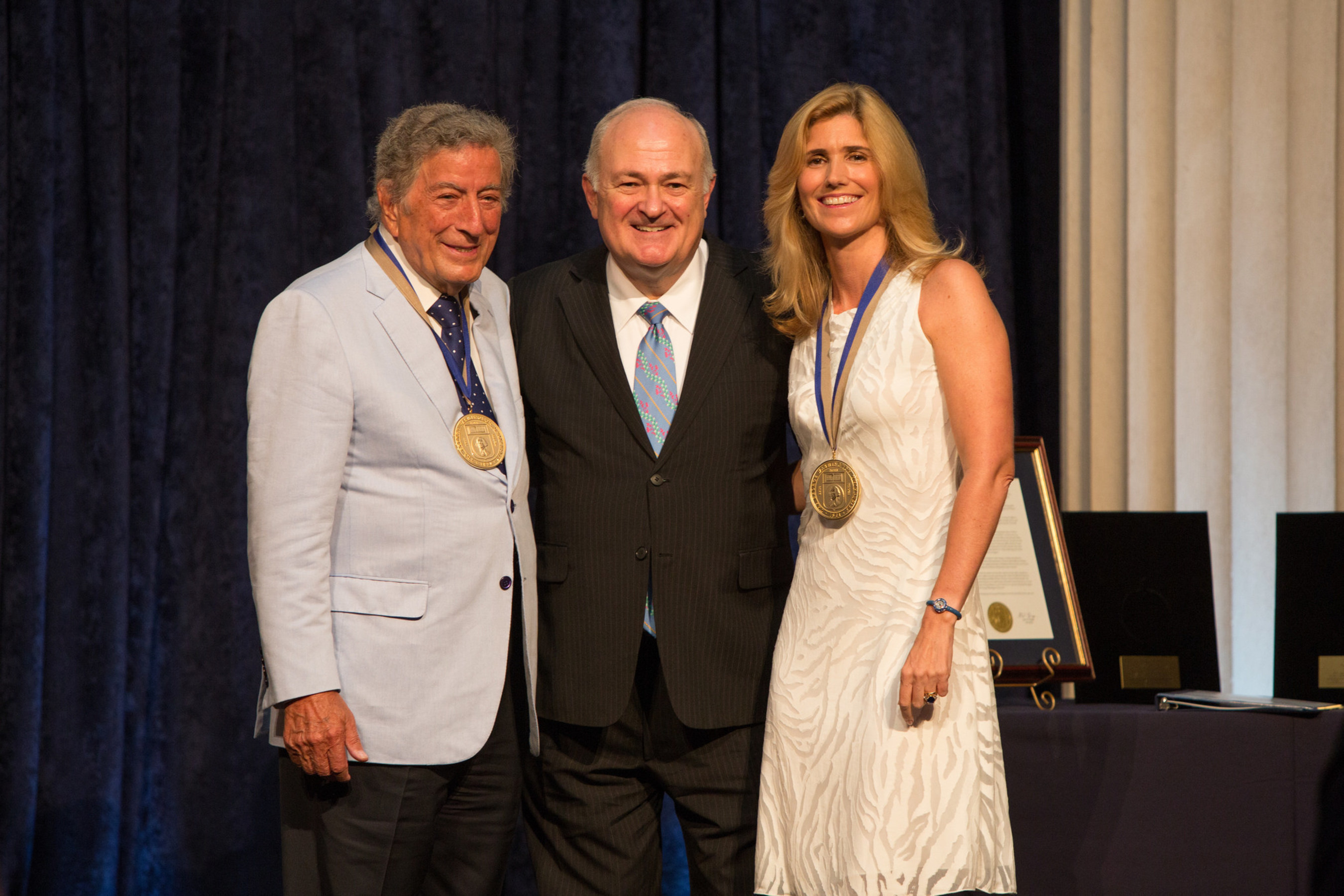 Tony Bennett and his wife Susan Benedetto honored by George Washington University for their commitment to the Arts. (l-r) Bennett, GW President Steven Knapp and Benedetto.