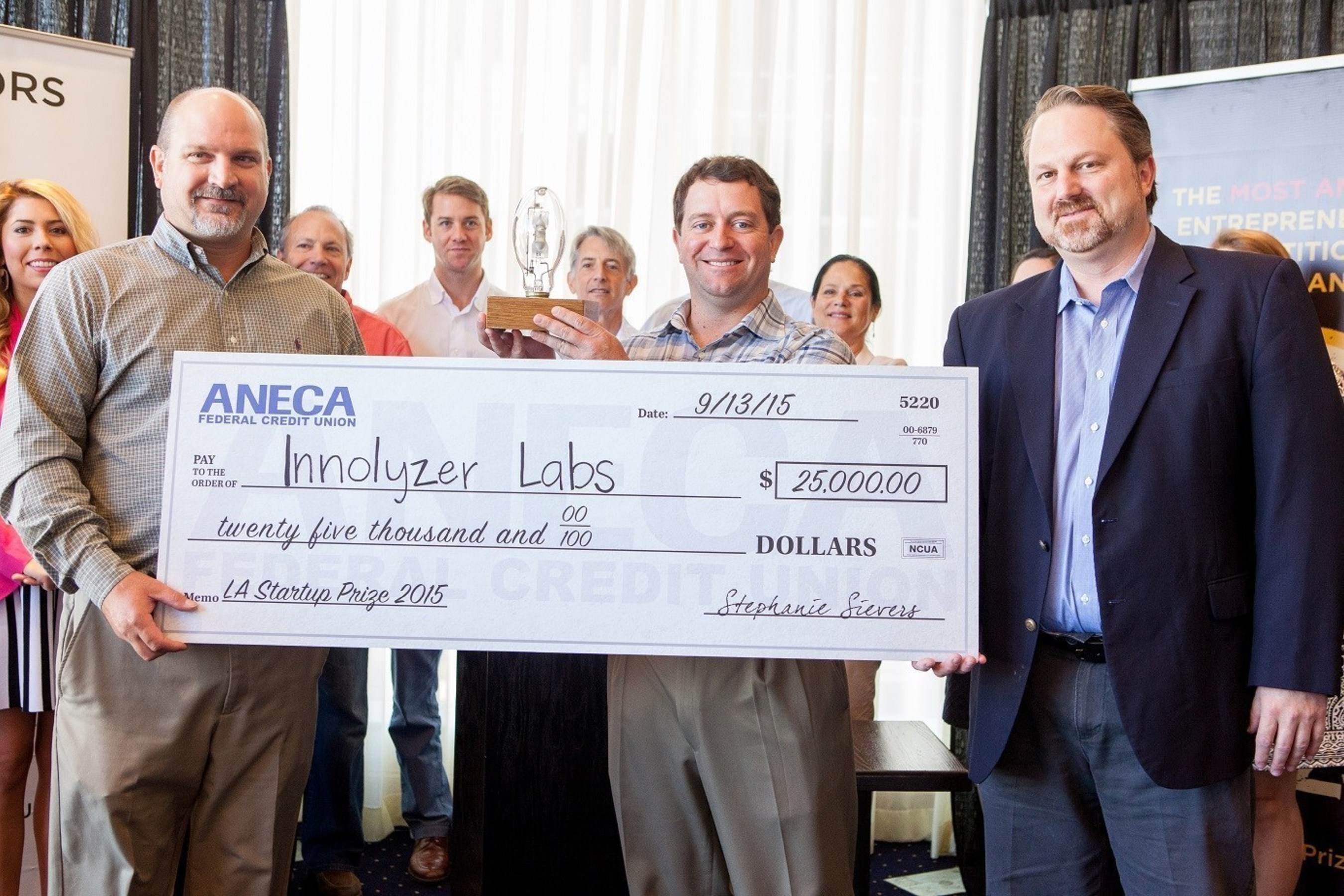 The 2015 Startup Prize gives away big check to Innolyzer Labs.