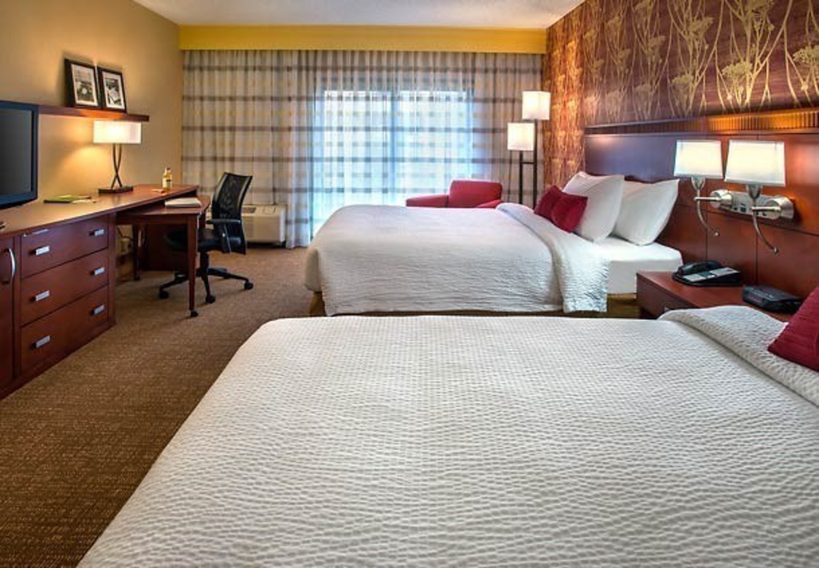Families, schools and teams traveling for sports this season will find budget-conscious accommodations at Courtyard Philadelphia Devon, near the city center and local sports arenas. For information on special group rates for sports travelers, contact Rebecca Kammeyer at rebecca.kammeyer@marriott.com or call 1-610-687-6633.