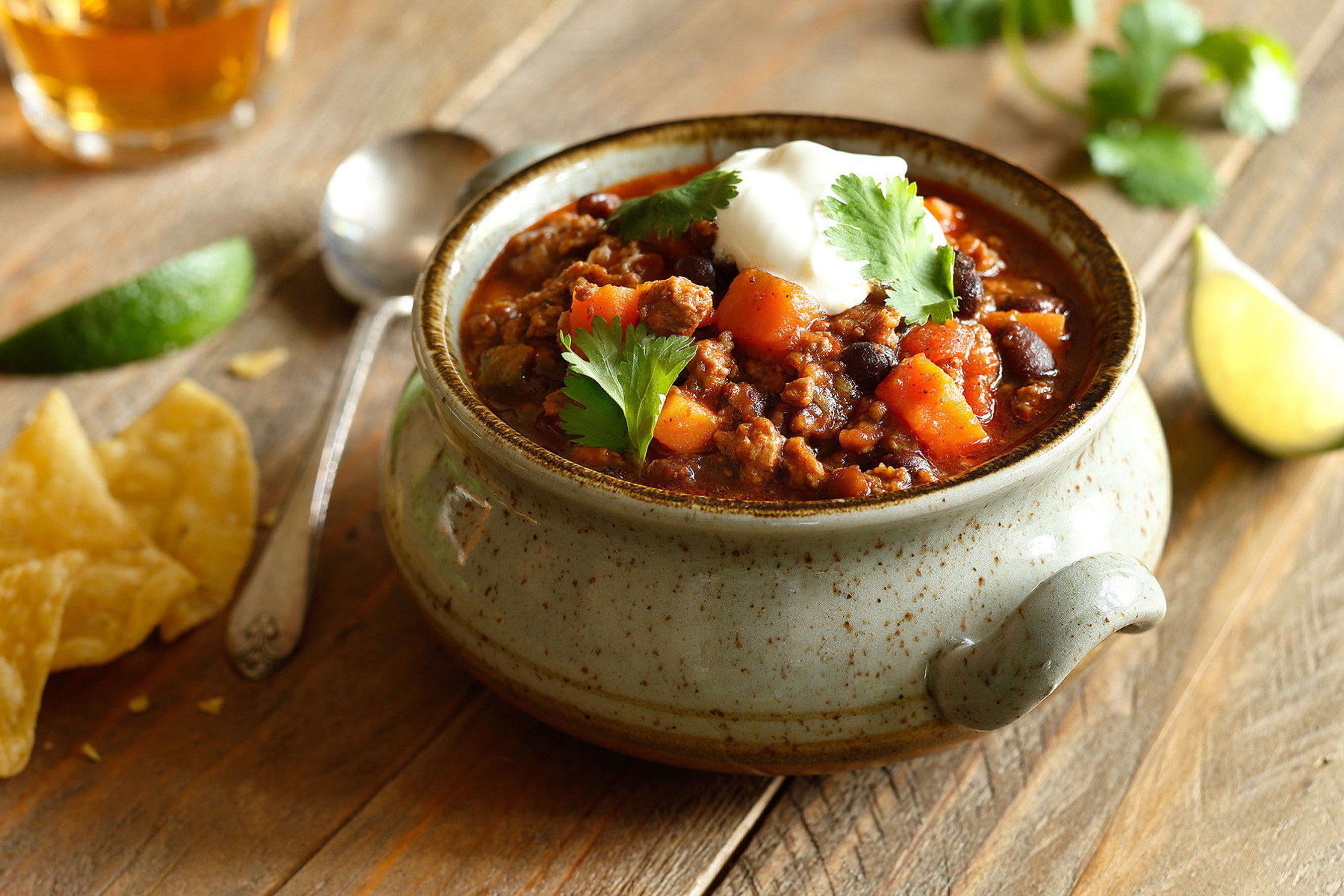 Lamb Chili with Sweet Potatoes, Black Beans, and Poblanos - See more at: http://www.americanlamb.com/consumer/lamb-chili-with-sweet-potatoes-black-beans-and-poblanos/#sthash.5nCx8P9f.dpuf