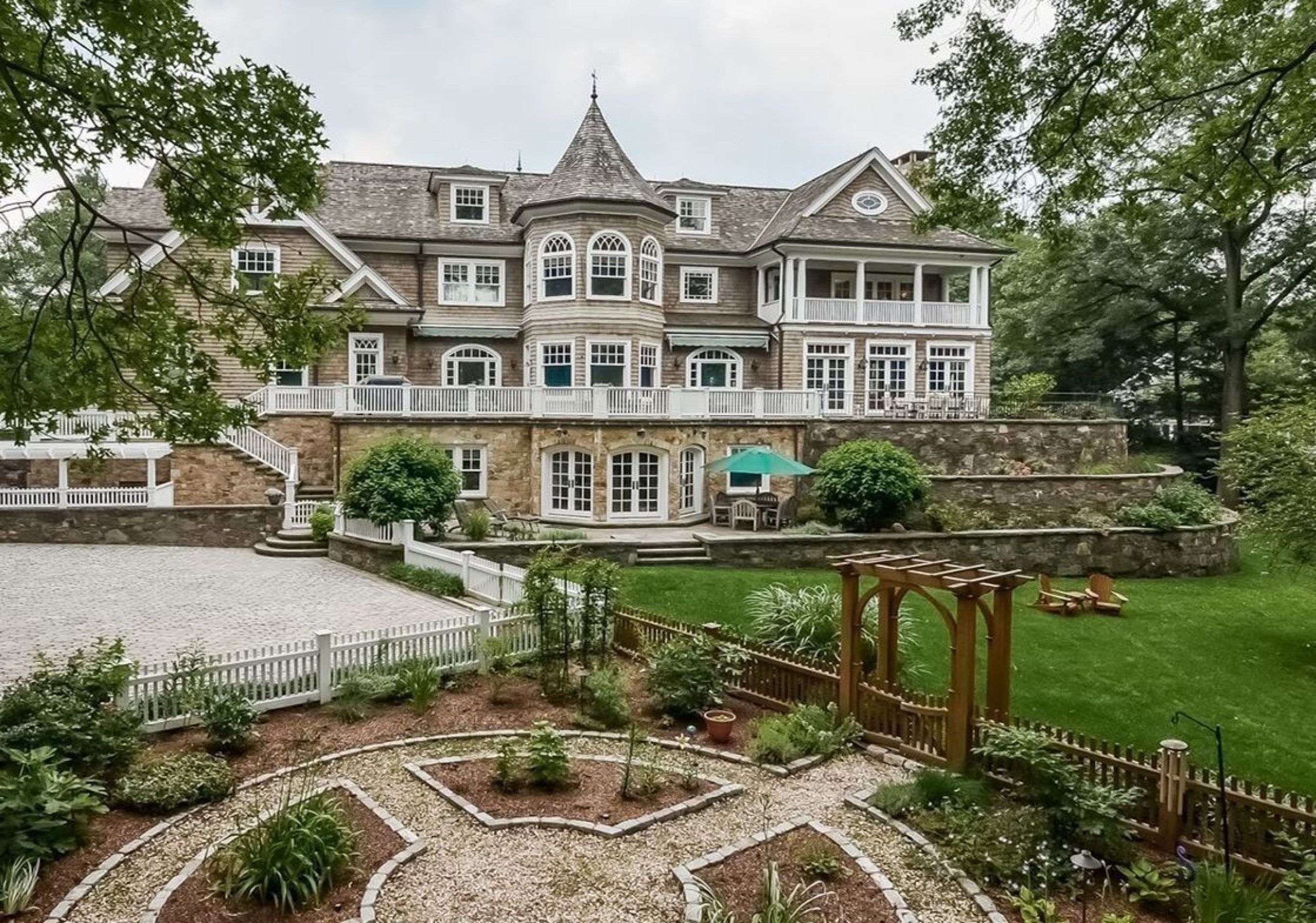Ridgewood, New Jersey Mansion for Auction on October 24th 2015 by DeCaro Luxury Auctions
