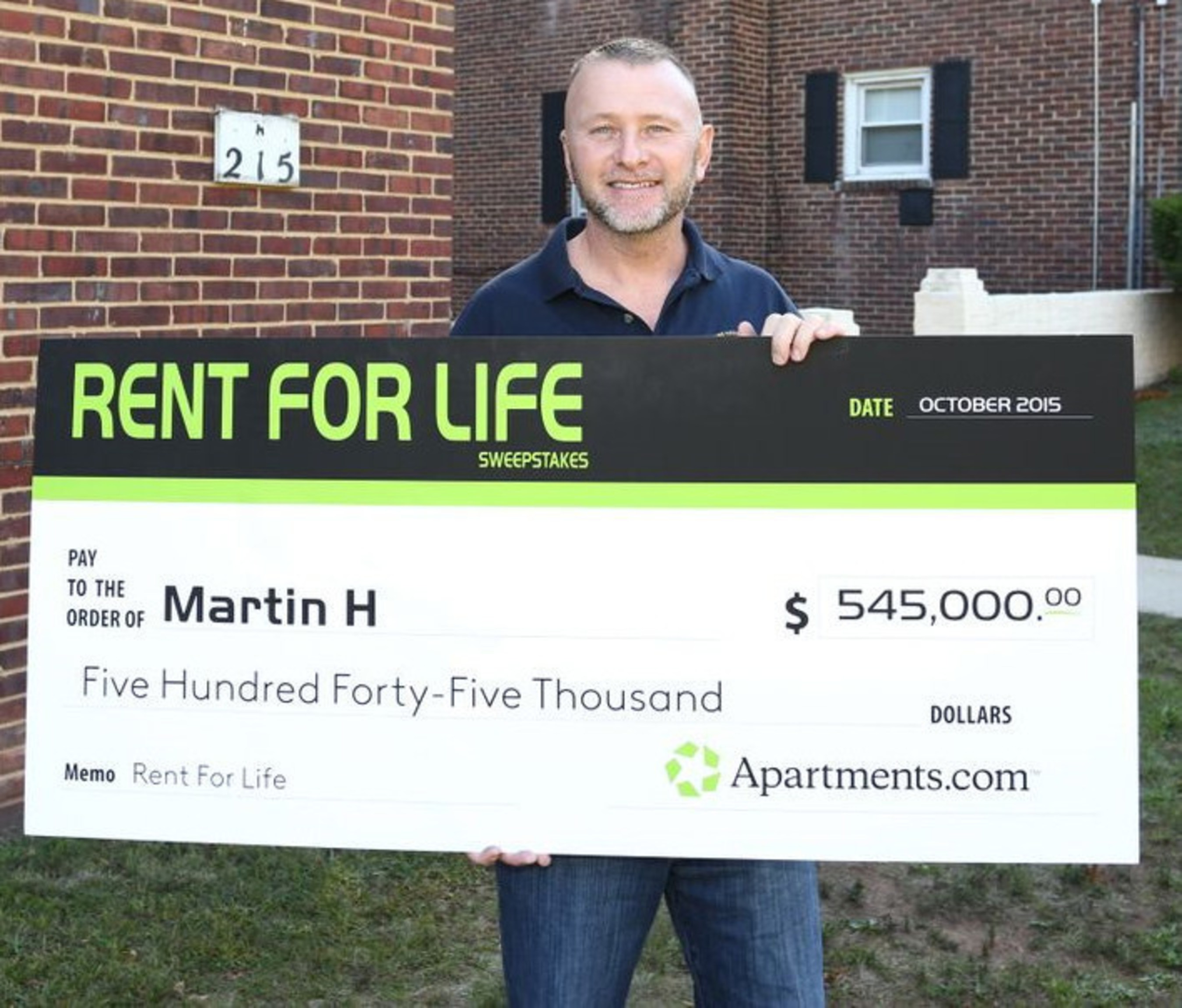 Apartments.com named Martin Hudak of Woodbridge, N.J., the winner of its "Rent for Life" sweepstakes today, presenting the lucky renter with a check for $545,000 in recognition of his helpful apartment review. A utility contractor, engineer and New Jersey native, Hudak was randomly chosen from a group of more than 155,000 entrants - each of whom submitted a review of his or her apartment or community during the 12-week sweepstakes period.