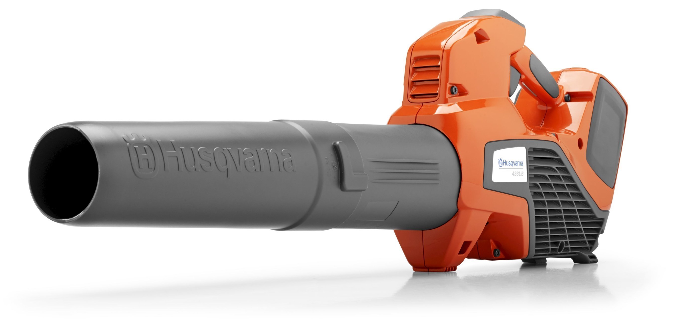 Husqvarna unveils innovative products and services, such as new mowers, battery-powered products, PPE and fleet services, for professional users.