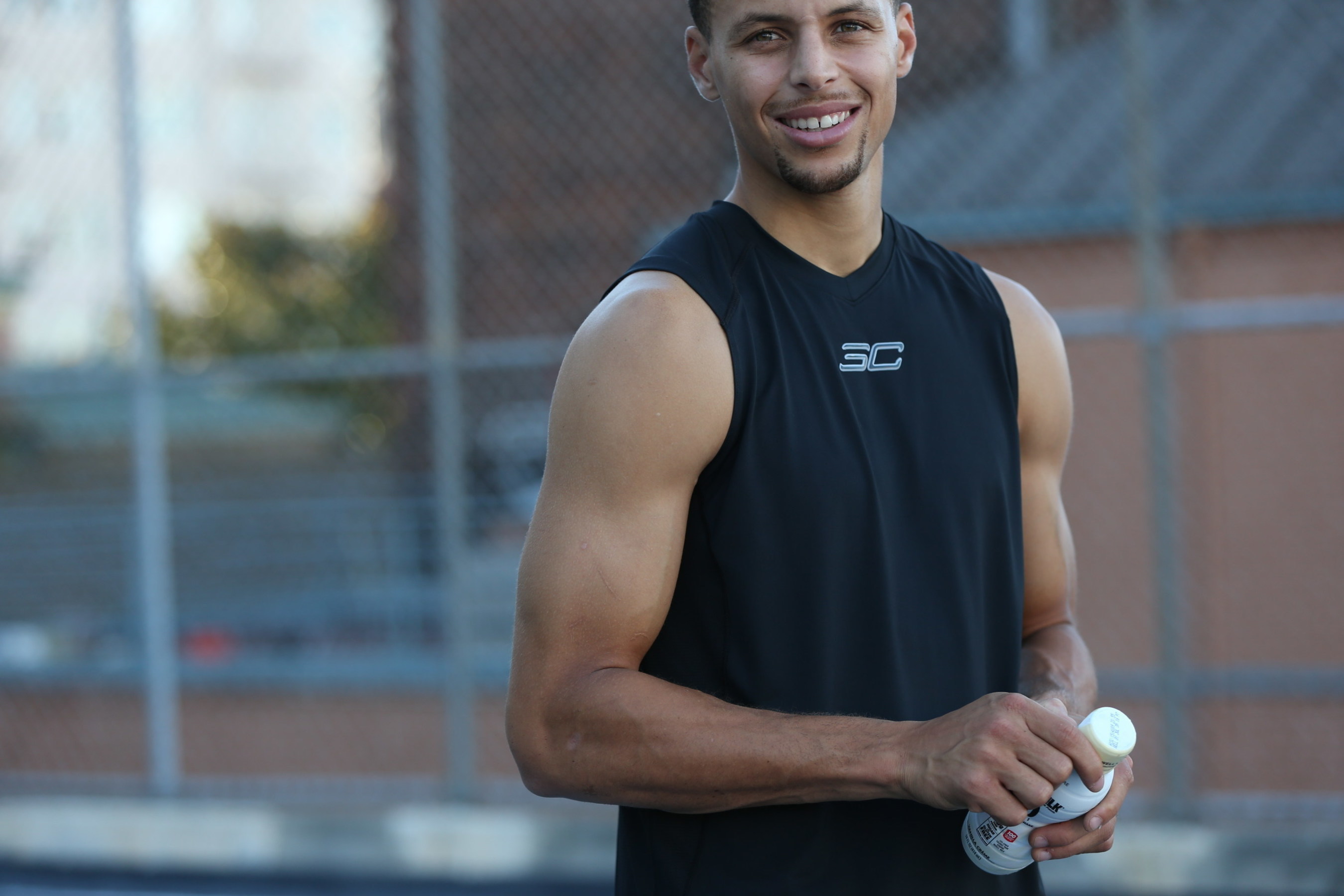 The Muscle Milk® Brand Re-Signs Stephen Curry to Long-Term Deal