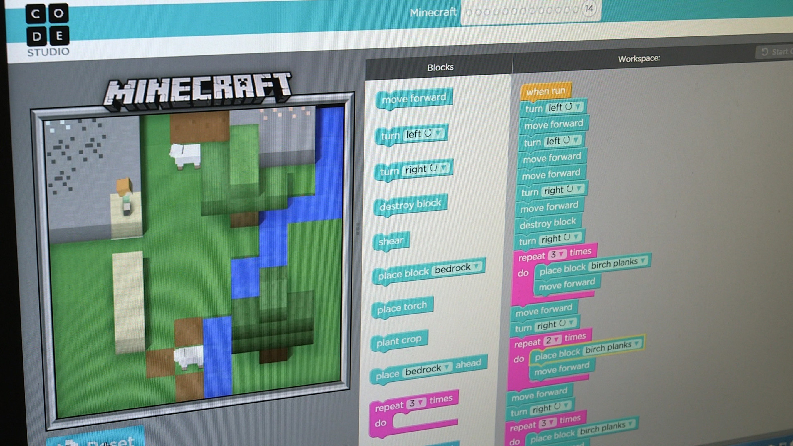 Microsoft and  team up to bring 'Minecraft' to Hour of Code