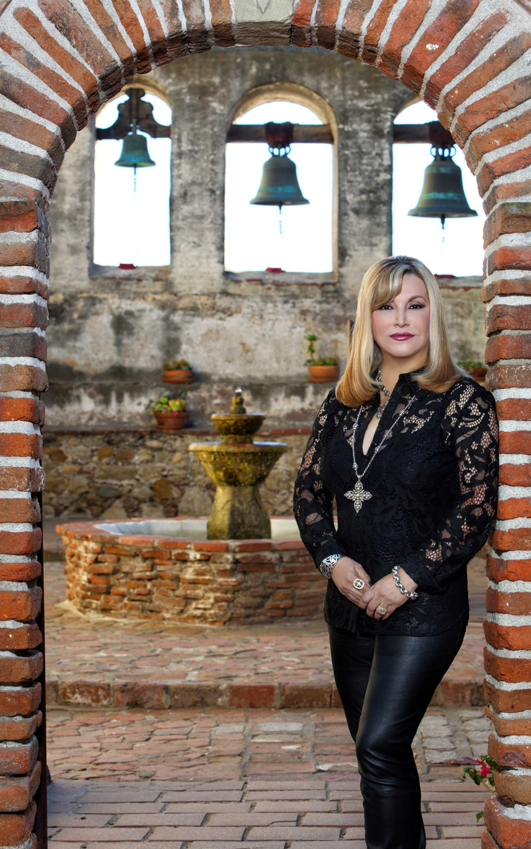 Cecilia Velastegui award-winning Latina author of historical thrillers and bilingual children's fables celebrates a year of book awards.