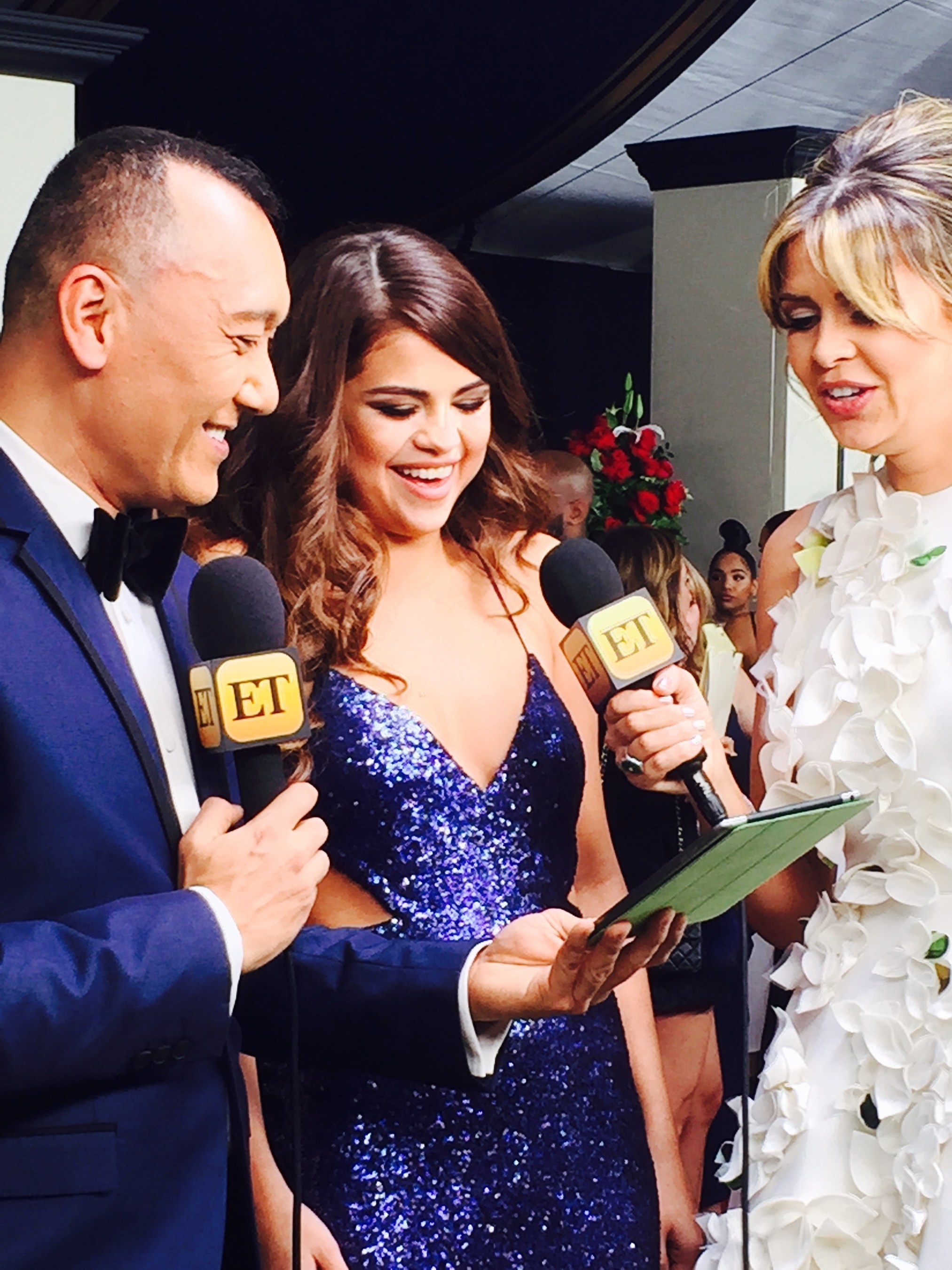 Live from the 58th Annual Grammy's, Entertainment Tonight host, Carly Steel and fashion expert, Joe Zee caught up with singer and actress, Selena Gomez. ET utilized LiveU technology to capture all of the red carpet activities at the Staples Center in Los Angeles.