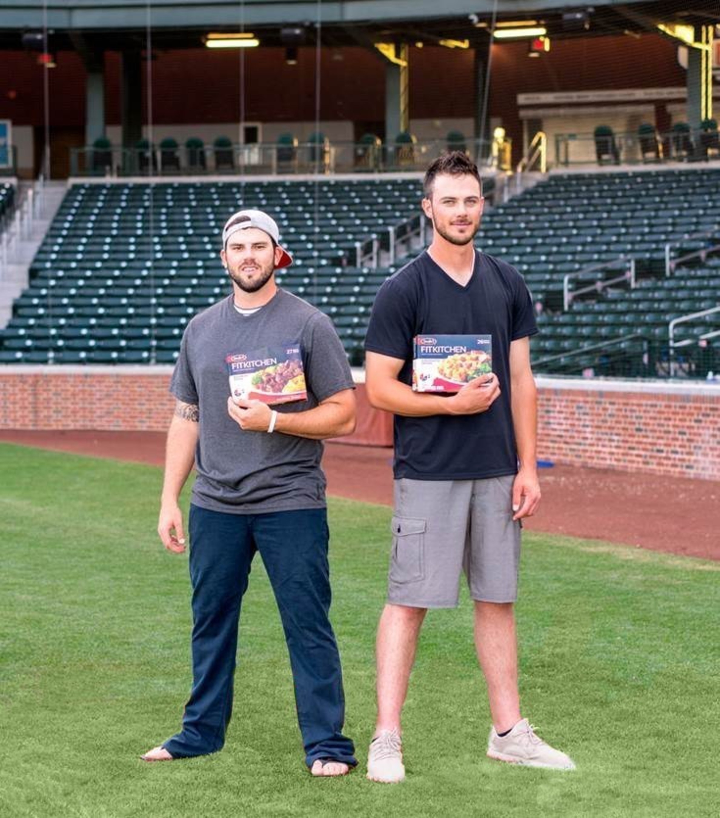 STOUFFER'S® Brought Fit To Fans With The Help Of Kris Bryant And Mike  Moustakas