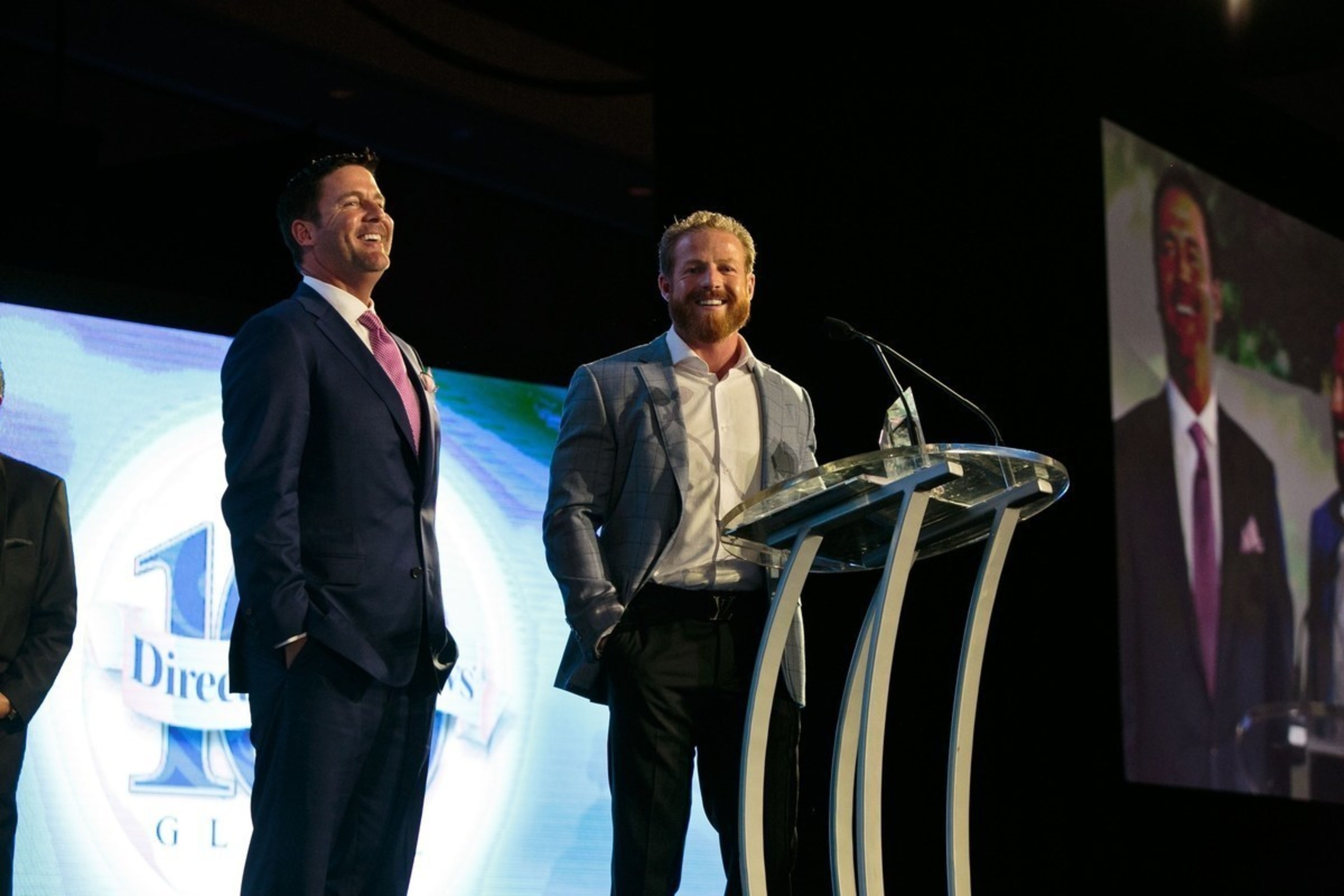 Le-Vel Co-CEOs, Co-Founders and Co-Owners Paul Gravette and Jason Camper accept the 2016 Bravo Growth Award during the DSN Global 100 Celebration, sponsored by SUCCESS Partners and held April 7 at Dallas' Omni Hotel.