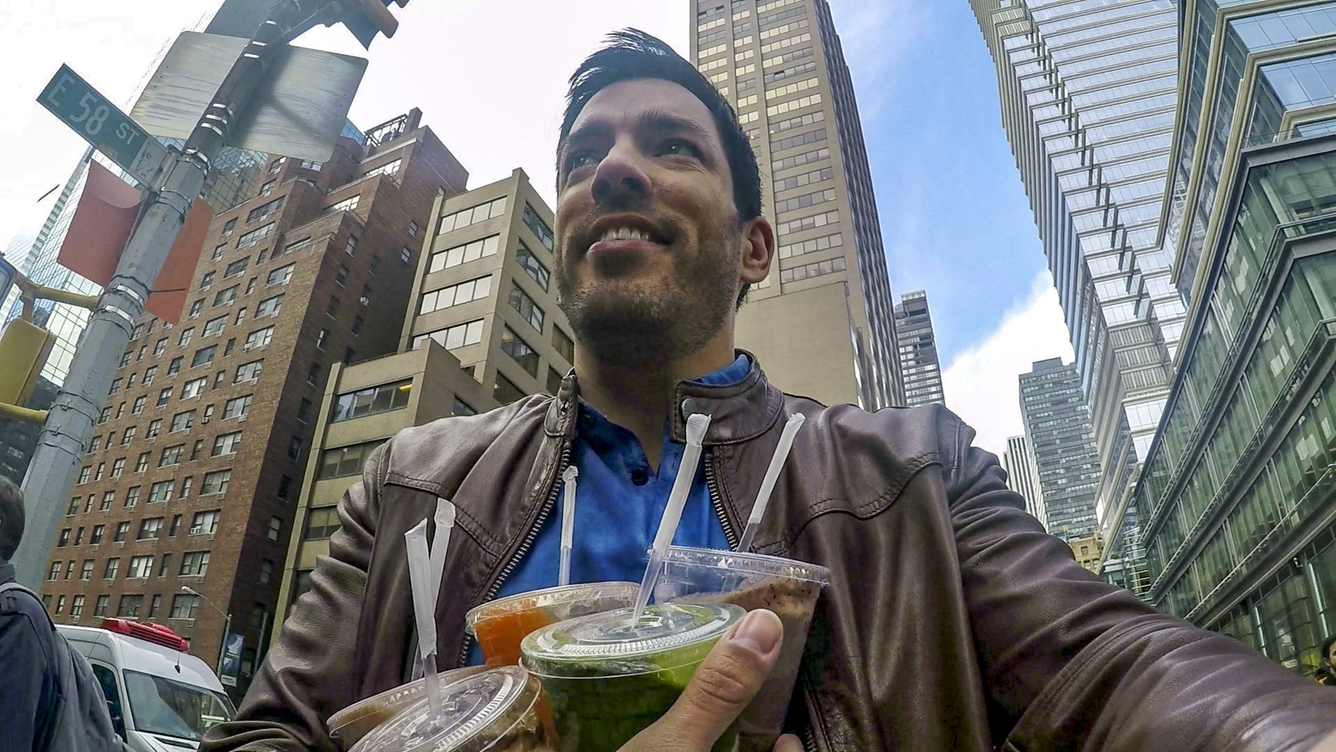 Ally's Splurge Alert app aims to help users avoid locations where they overspend. Splurge Alert sends HGTV's Drew Scott alerts when he nears the smoothie store.