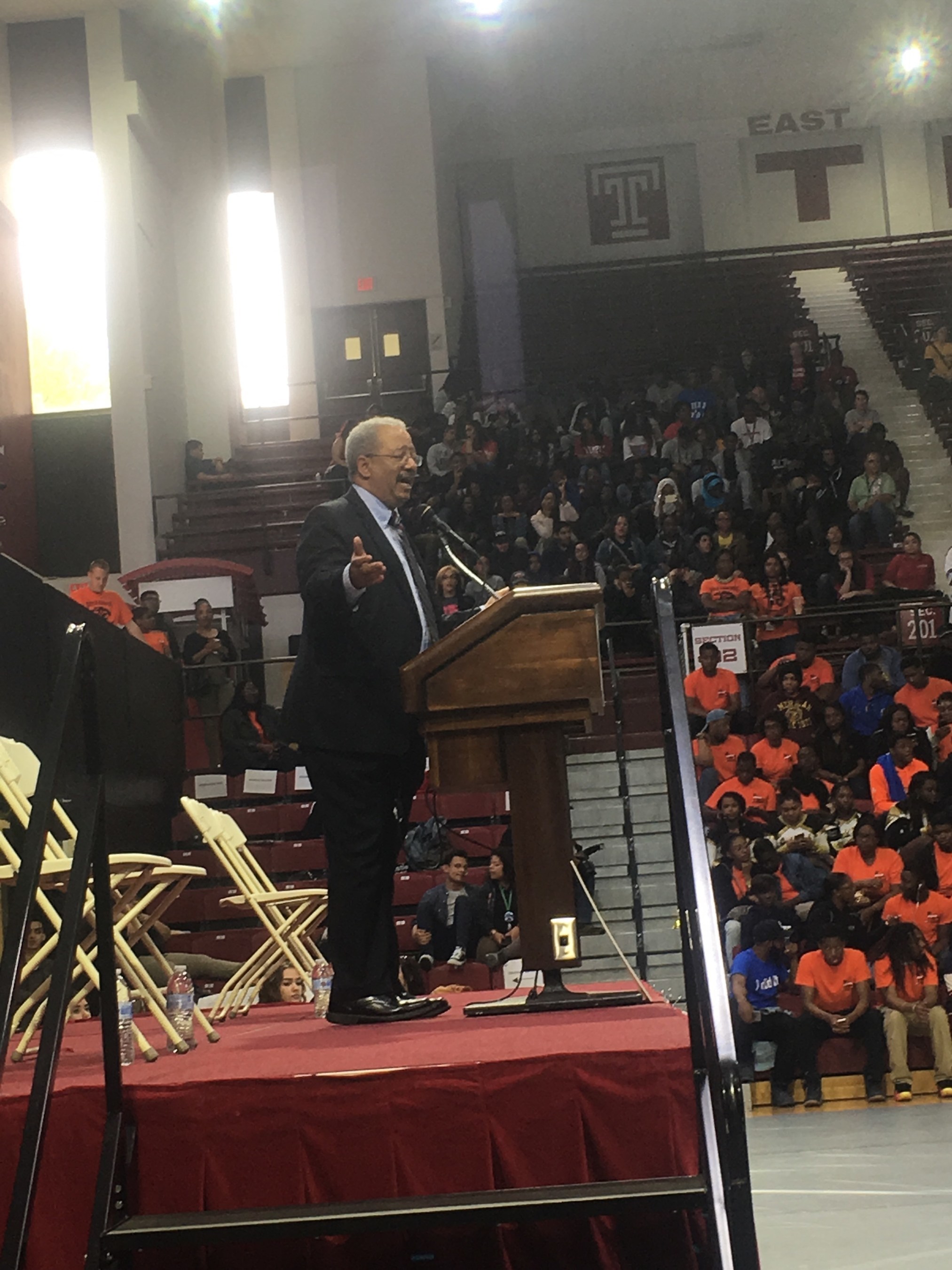 Congressman Fattah speaks at Temple University to high school seniors at Philadelphia's 2nd Annual College Signing Day.