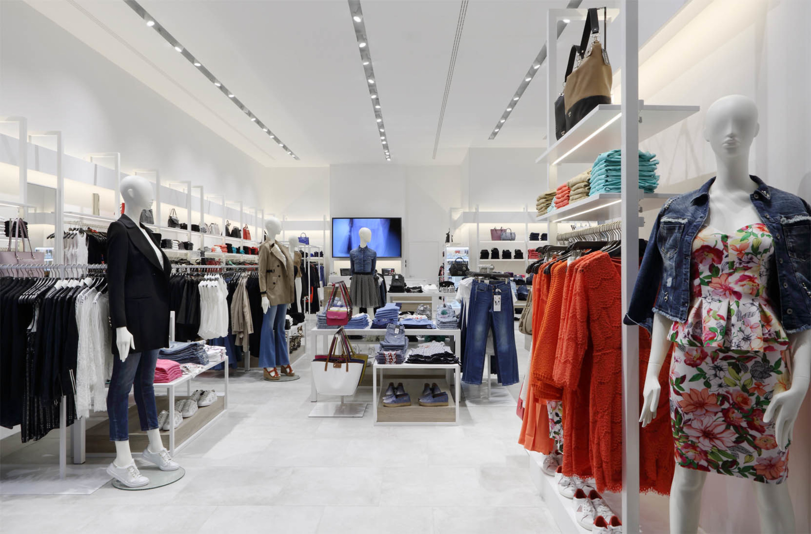 Ring tilbage motor Effektivt GUESS?, Inc. Opens A 500 sqm Flagship Store And A Showroom In Moscow