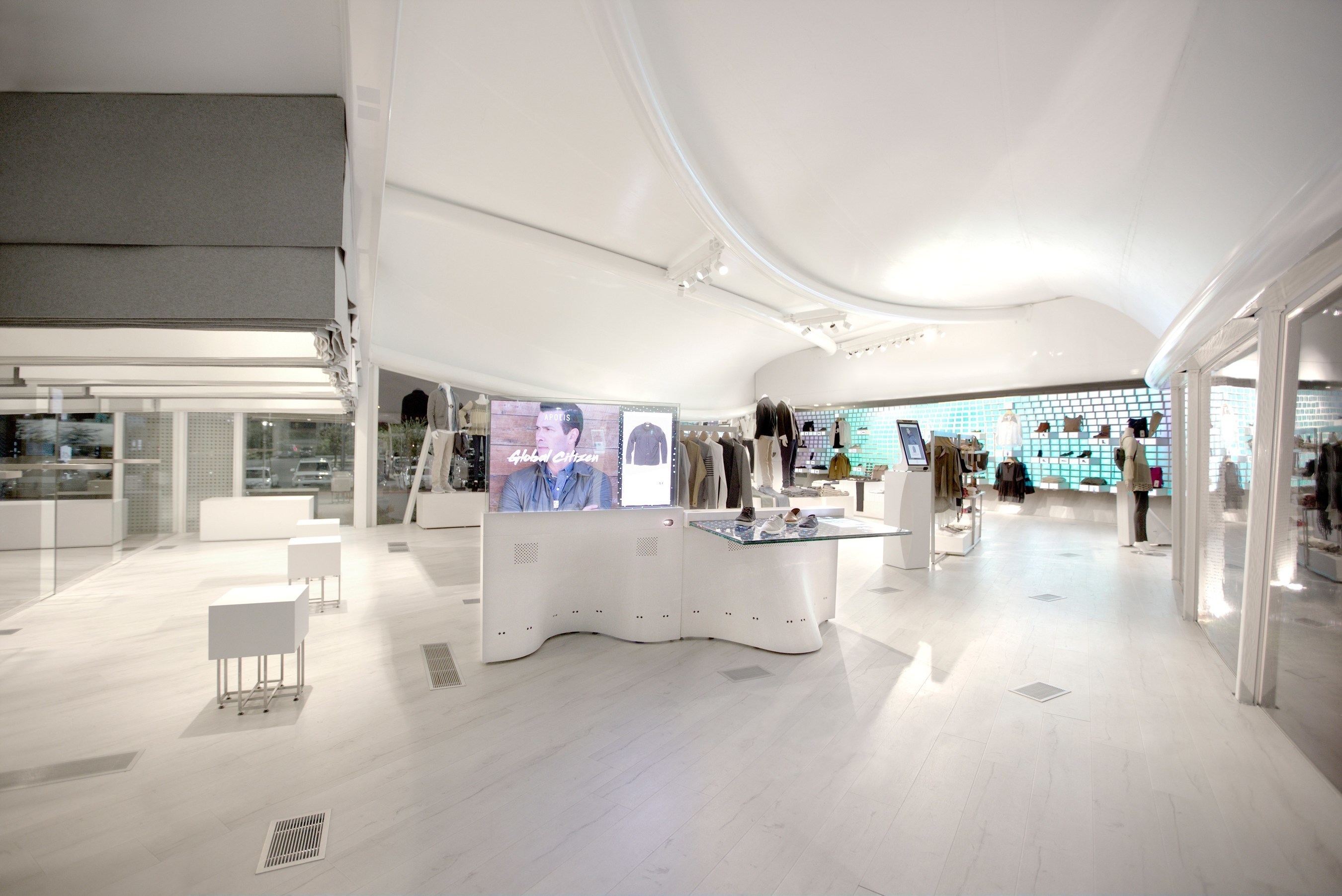 Macerich And WithMe(TM) Bring Transformative Smart Retail Concept To Santa Monica Place