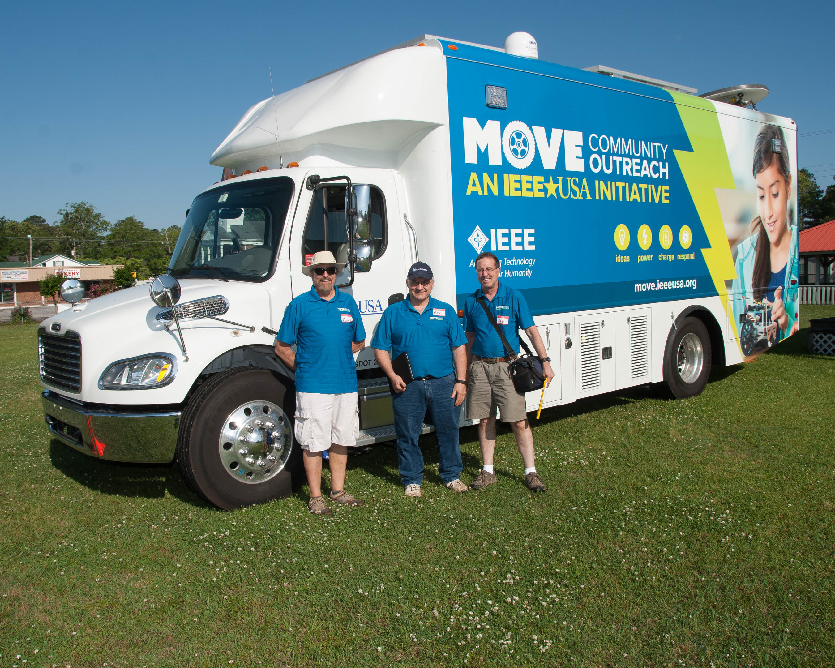 IEEE-USA's Mobile Outreach Vehicle is bringing temporary power and Internet access to West Virginia flood victims.