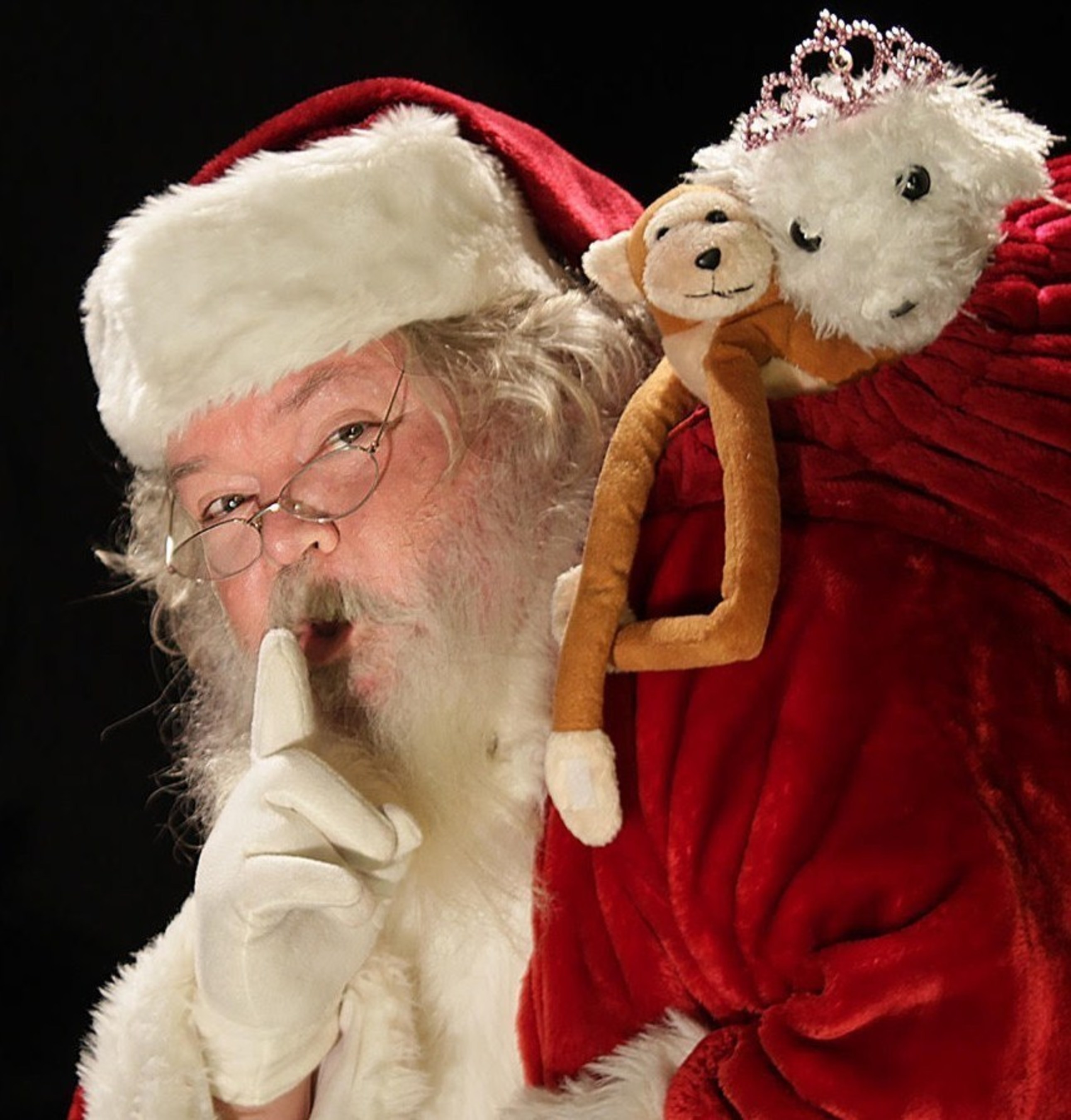With Rosy Cheeks and a Twinkle in His Eyes Santa Geoff Is Ready for the Holiday Season