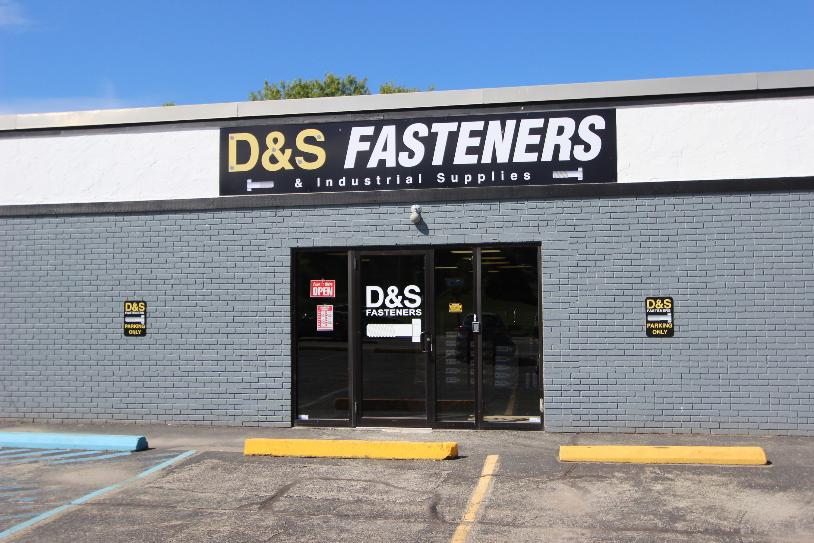The new D&S Industrial Fasteners retail storefront in Washington, Pa. will be celebrating its grand opening on August 18th and 19th, 2016.