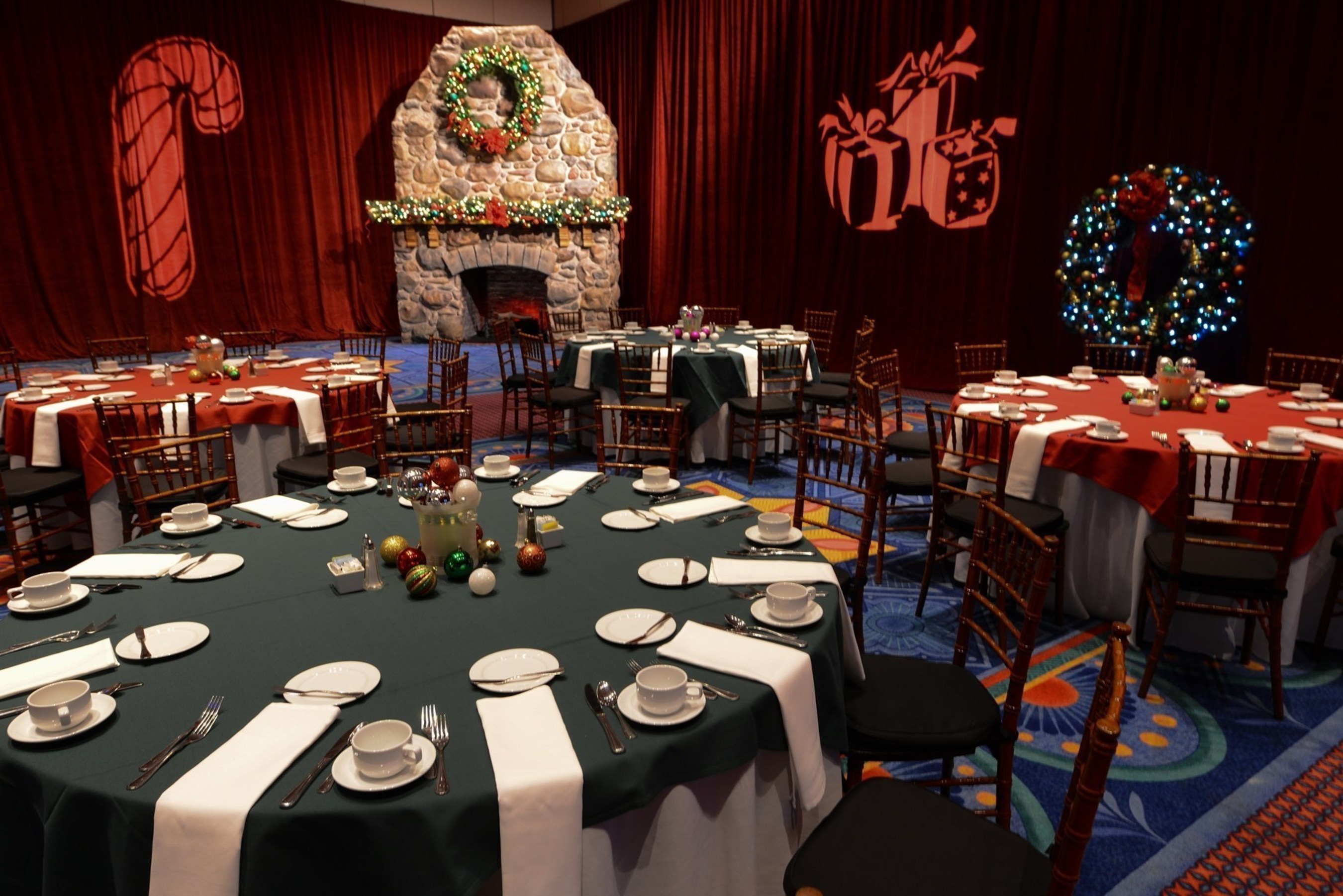 2016 Holiday Memories Catered Event Package at Walt Disney World Resort
