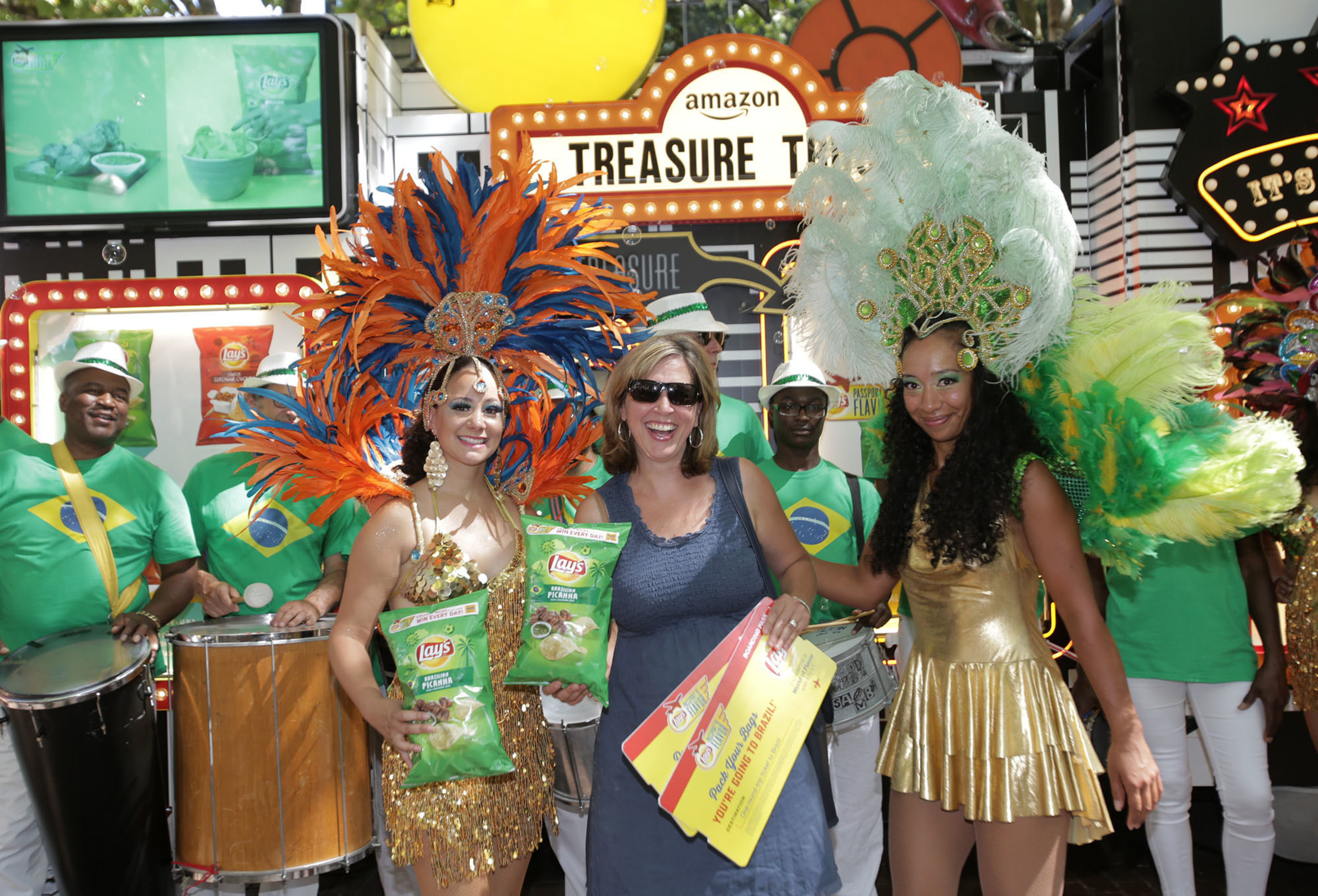 Seattle locals surprised with Brazilian Carnival experience at the Amazon Treasure Truck to celebrate the Lay's "Passport to Flavor" program