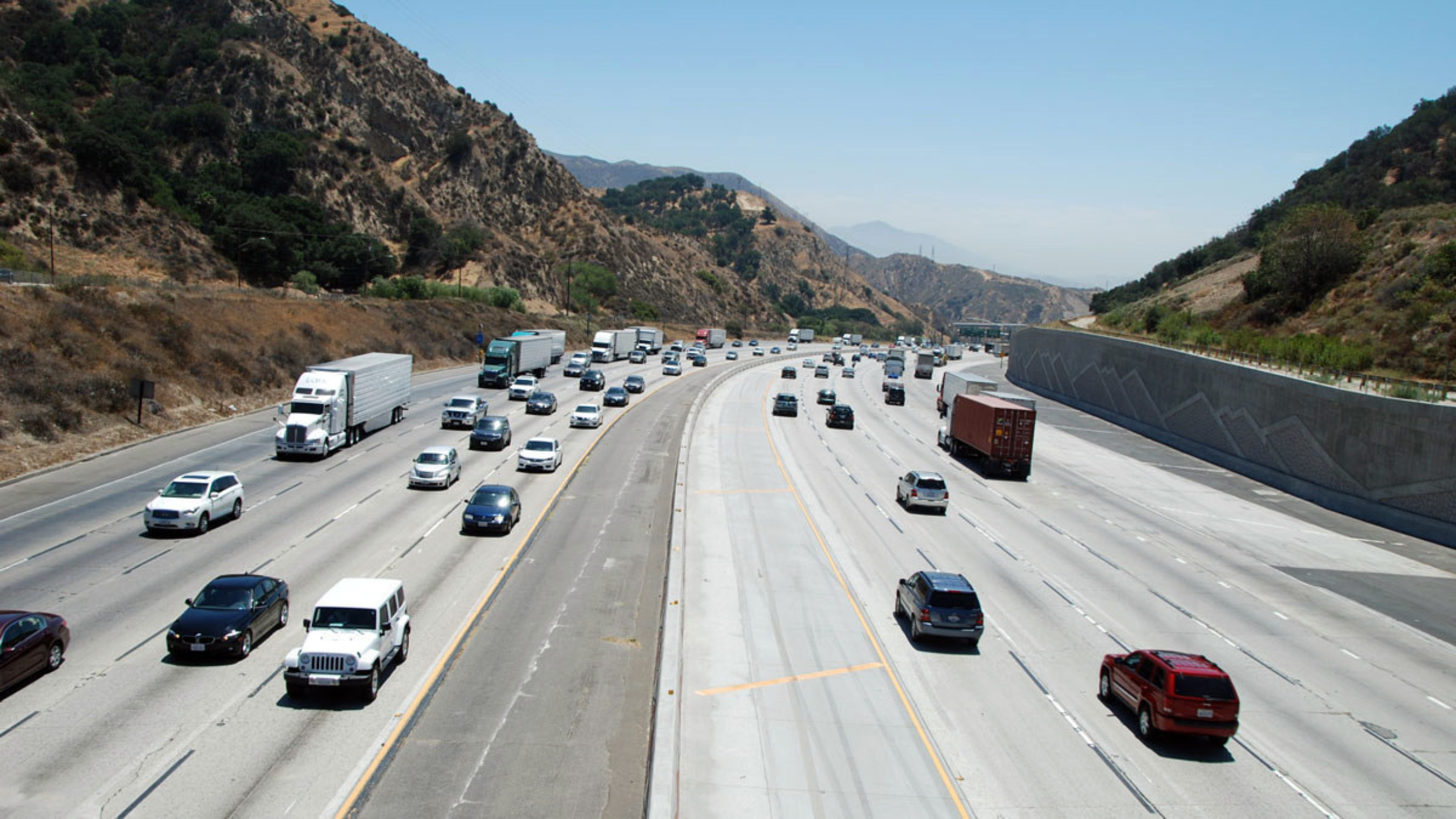 The Los Angeles County Metropolitan Transportation Authority (Metro) has selected a team led by CH2M to provide the Plans, Specifications & Estimates (PS&E) for the design of new high occupancy vehicle (HOV) lanes along 14 miles of Interstate 5 (I-5).