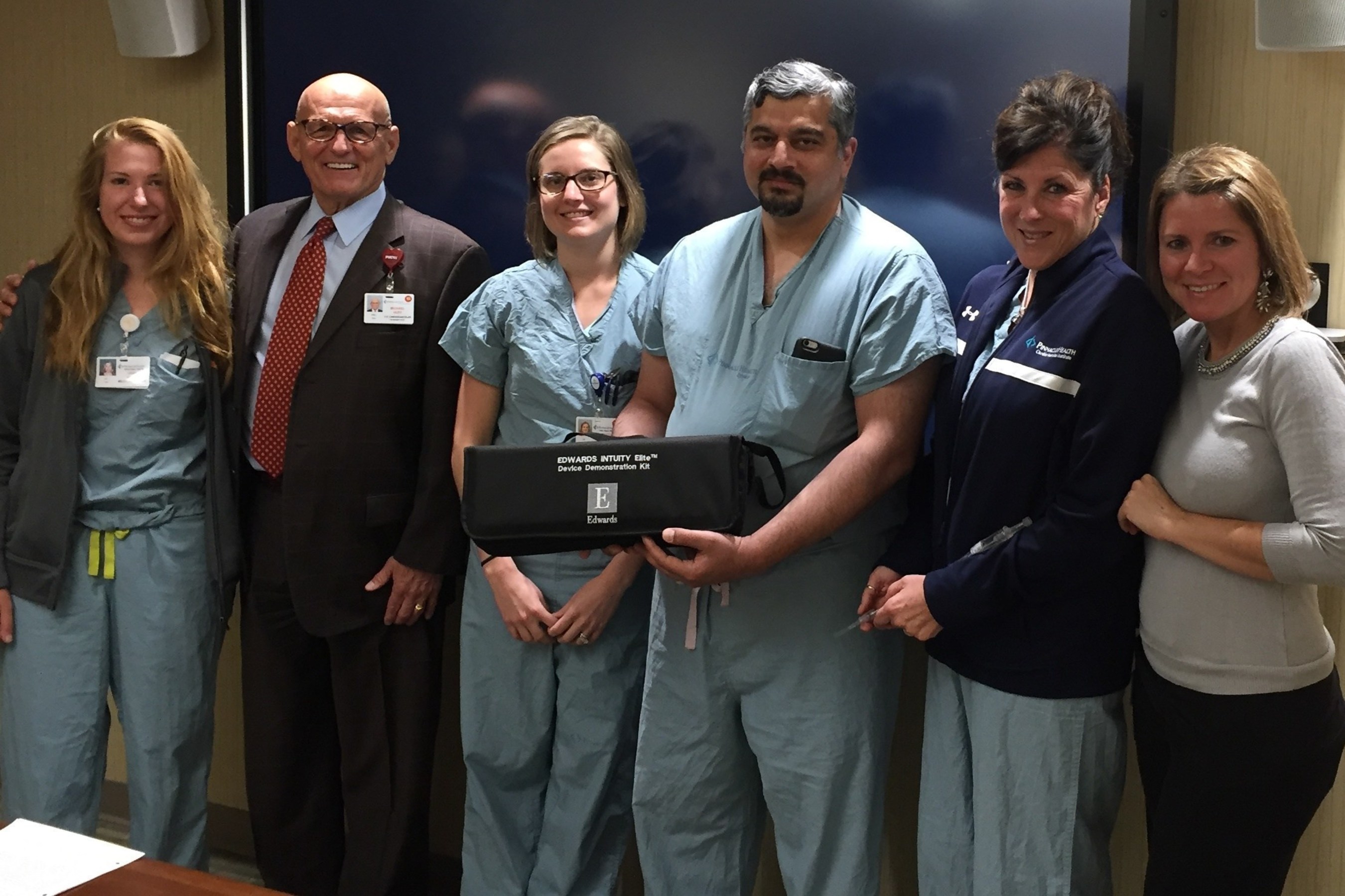 PinnacleHealth Team Pictured with the EDWARDS INTUITY Elite Device Demonstration Kit