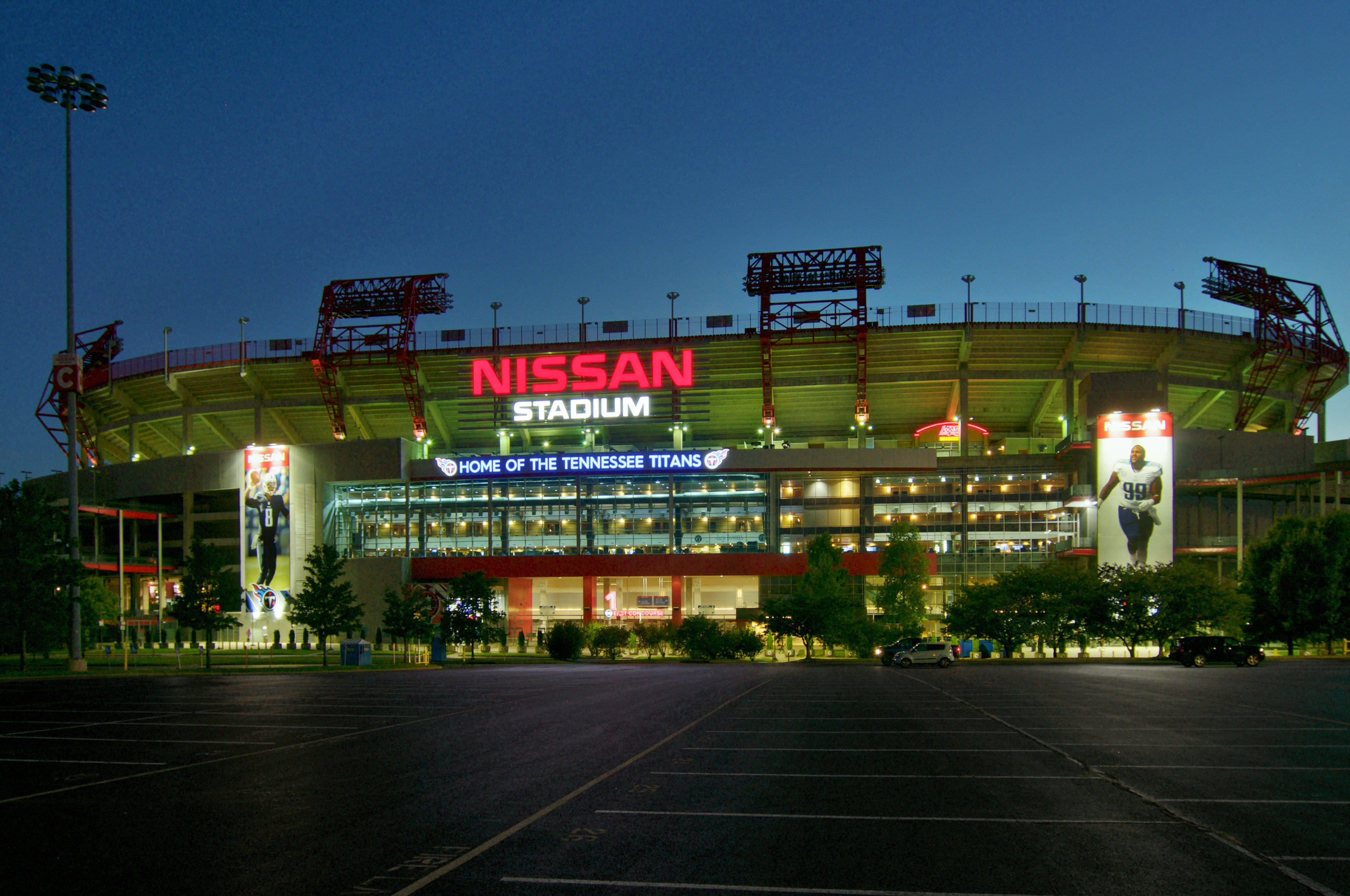 Nissan Stadium, home of the NFL's Tennessee Titans(R), which has installed LG's new highly efficient LED retrofit fixtures as part of the stadium's plans to convert its existing lighting to LED solutions using LG's Sensor Connect High Bays.