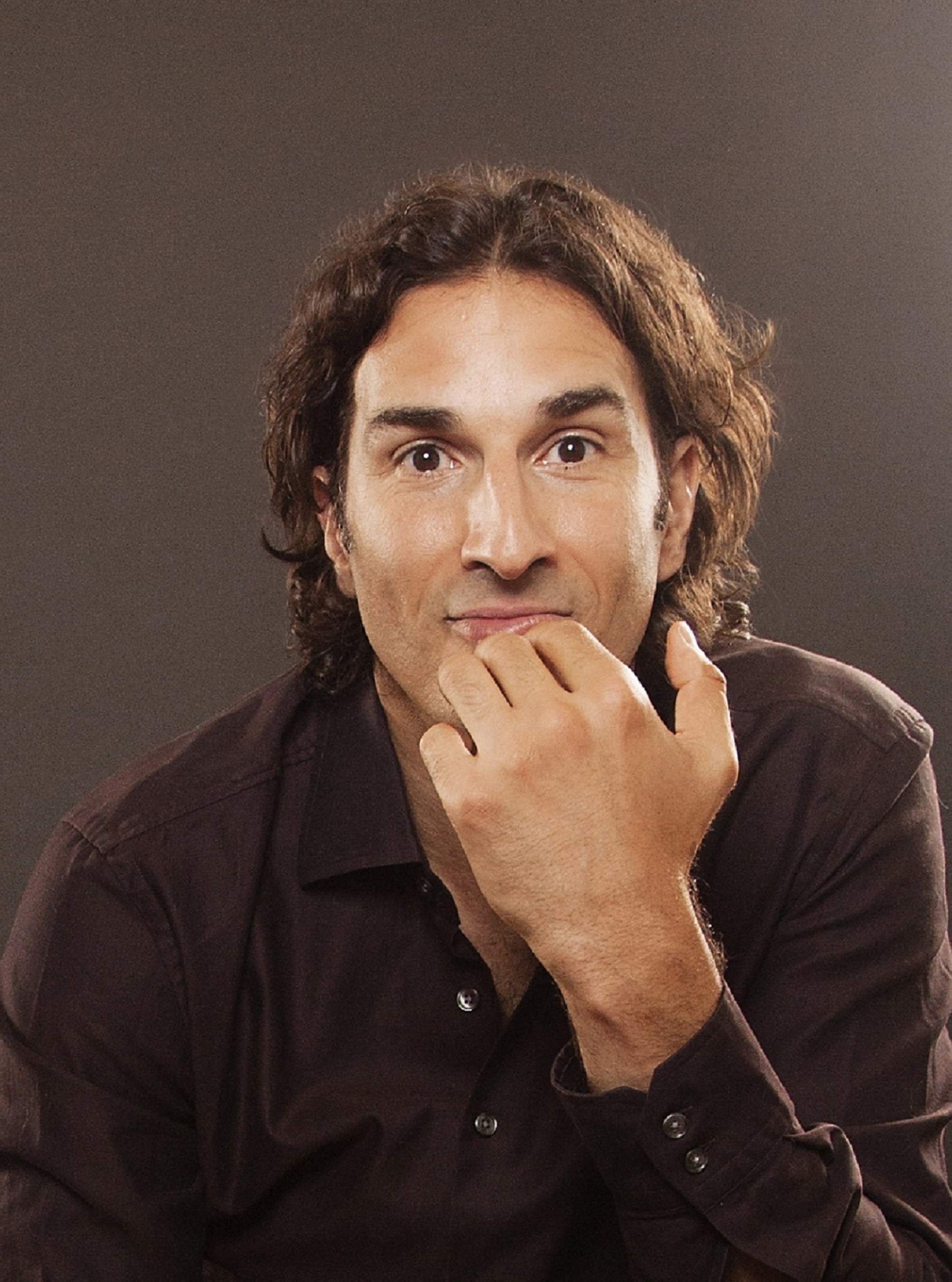 Comedian and Last Comic Standing finalist Gary Gulman will perform at the R Baby Foundation's Stand Up and Celebrate Gala on November 30 at The Plaza Hotel in New York City. Tickets may be purchased at www.rbabyfoundation.org. The event benefits pediatric emergency healthcare programs.