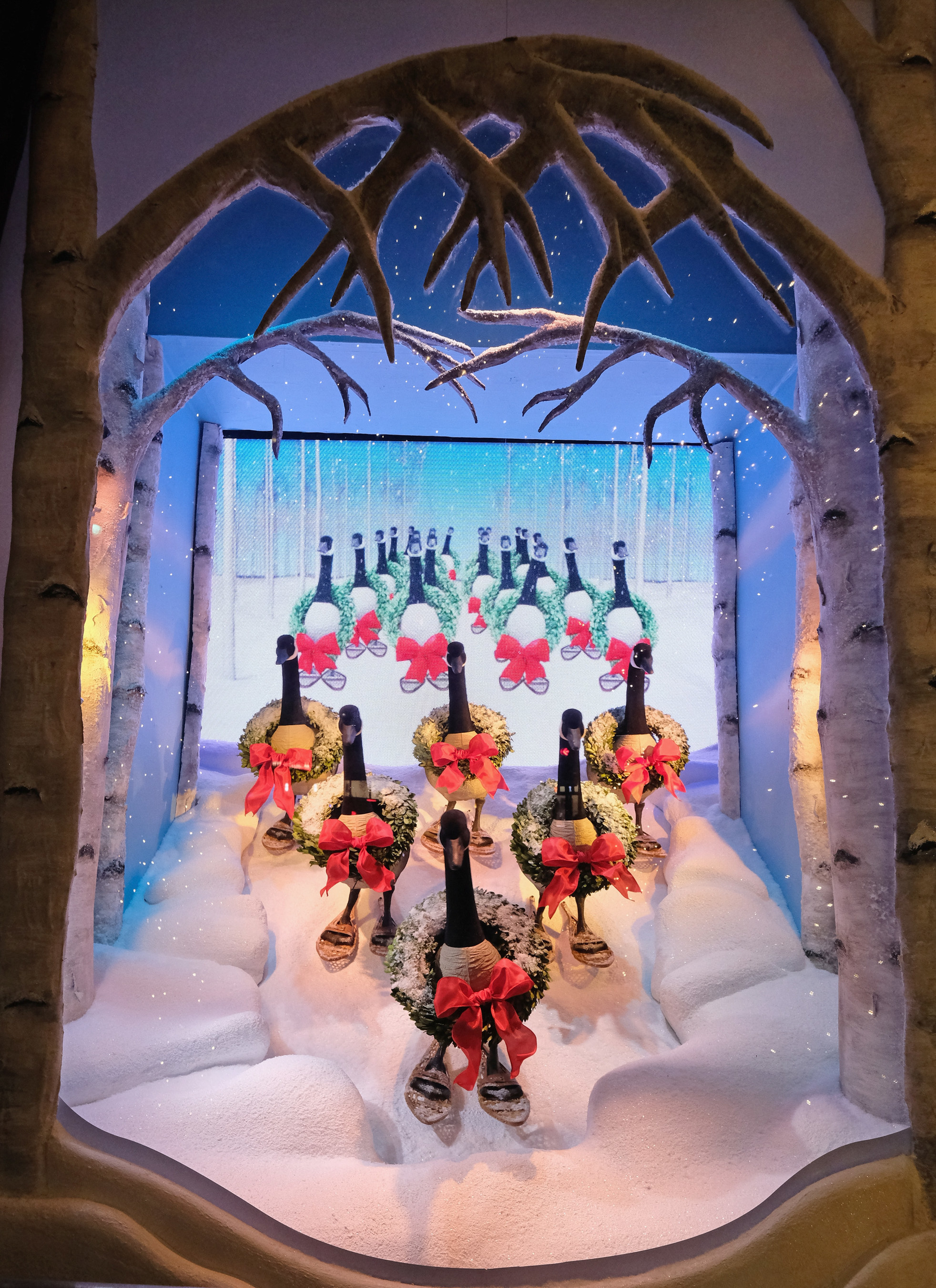 Lord & Taylor 2016 Holiday Windows. Photo credits: Dia Dipasupil & Cindy Ord, Getty Images