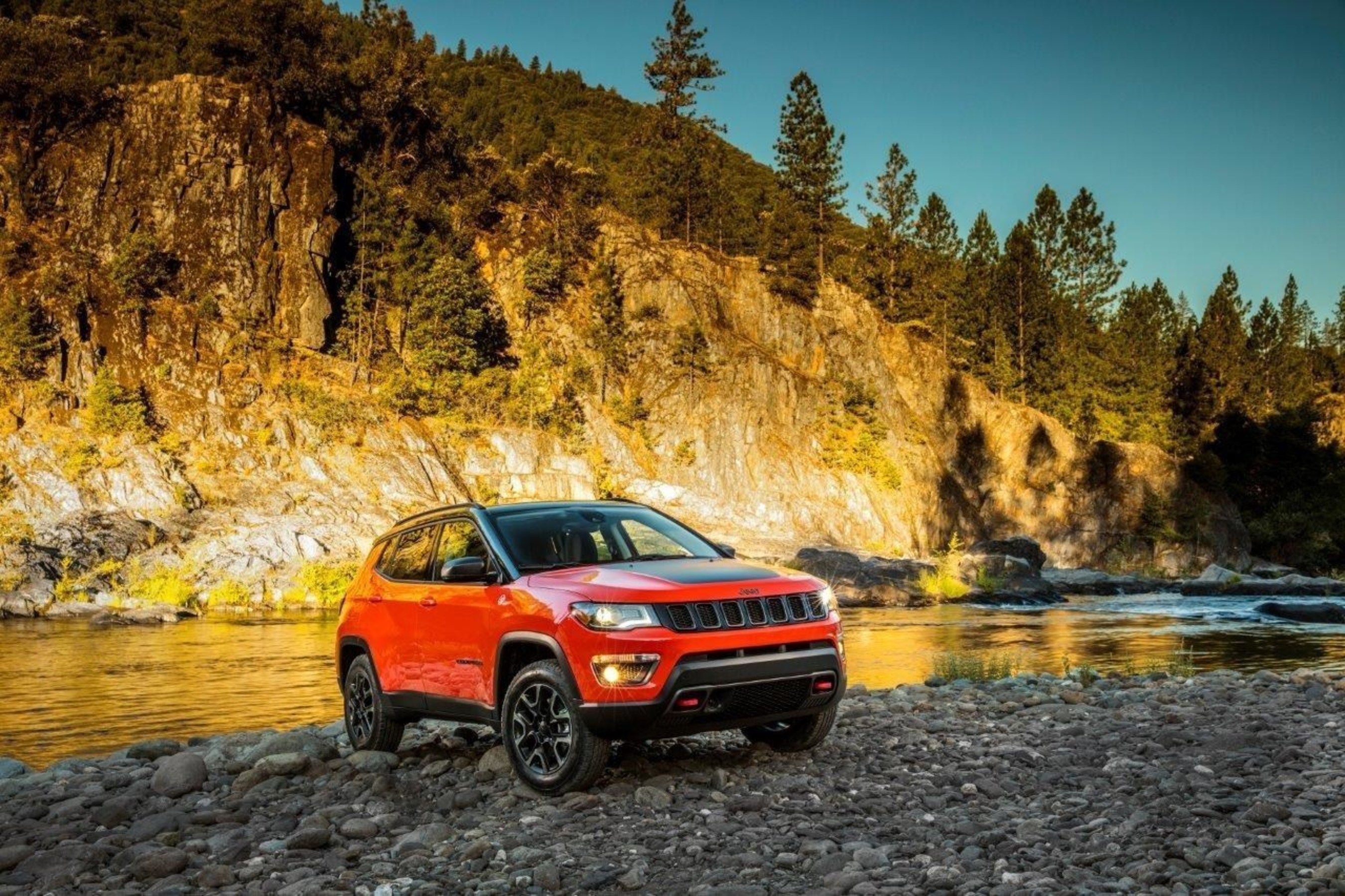The all-new 2017 Jeep(R) Compass made its North American debut today at the 2016 Los Angeles Auto Show. Compass expands the Jeep brand's global vehicle reach with a world-class compact SUV that enters a growing segment worldwide delivering legendary benchmark capability. Built in four countries - with 17 powertrain combinations -  it will be available for markets all around the world.